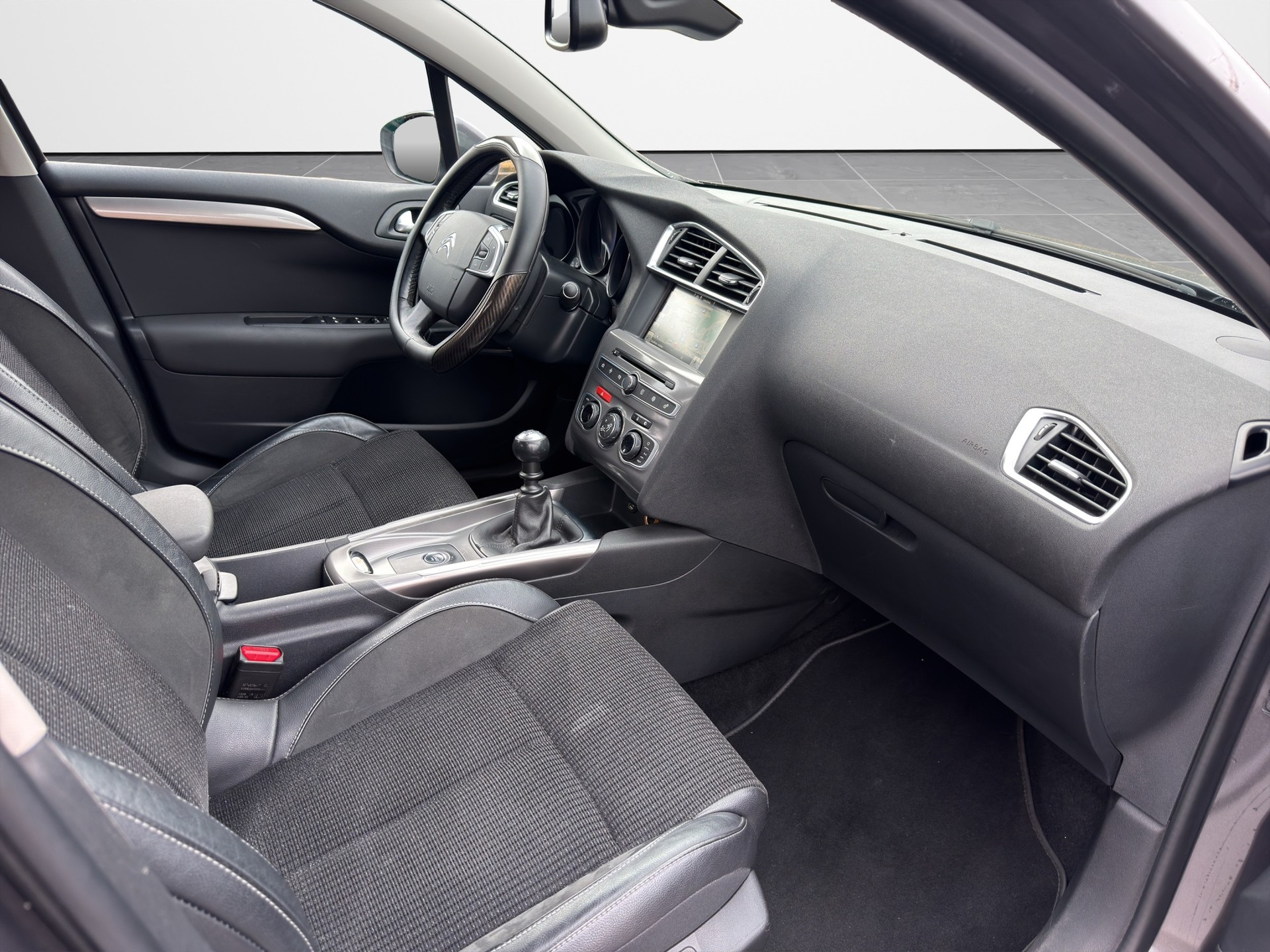 CITROEN C4 1.2 Pure Tech Feel Edition-image-15