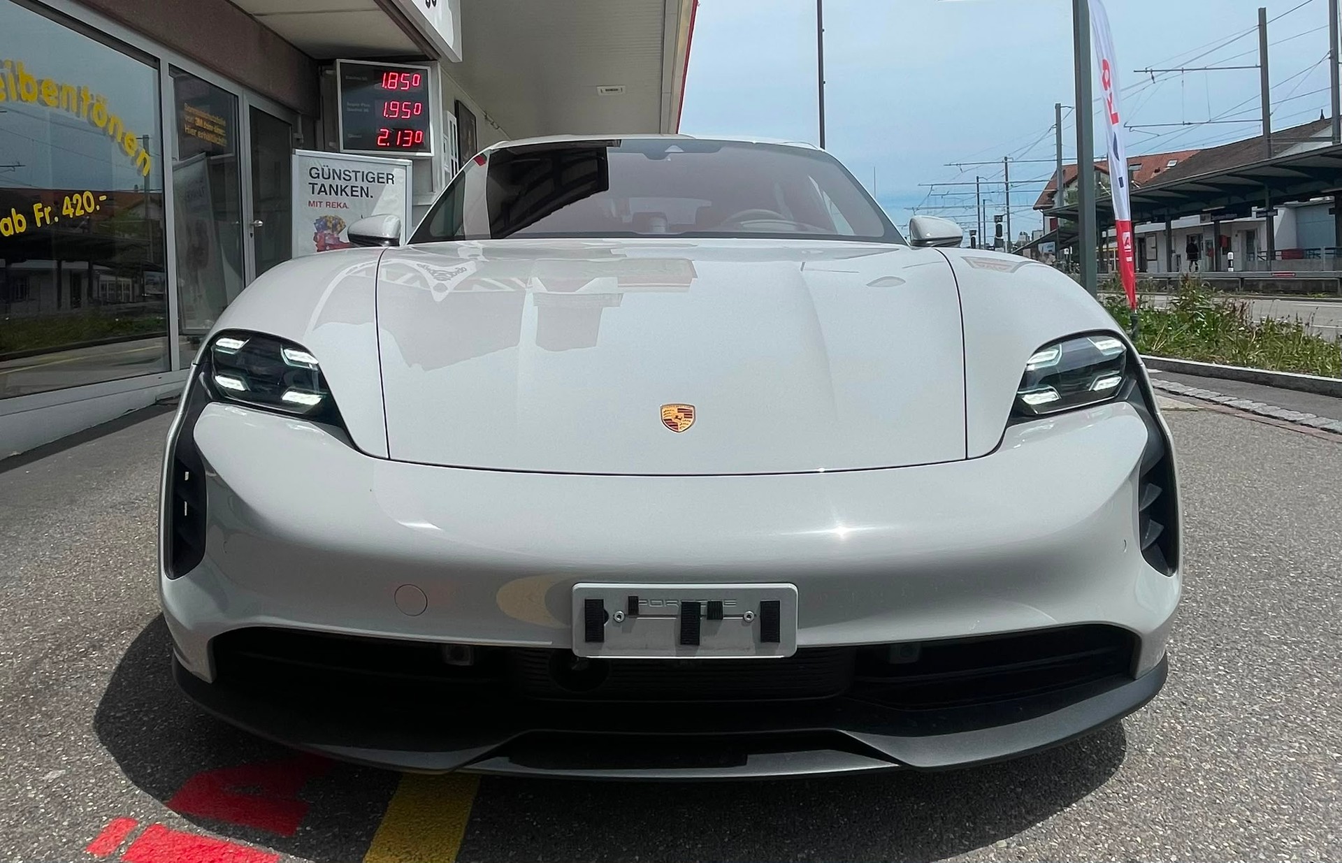 PORSCHE Taycan GTS Sport Turismo Performance Plus 93,4kWh 65% Rabatt Porsche Approved Garantie bis 7.5.2027-image-5