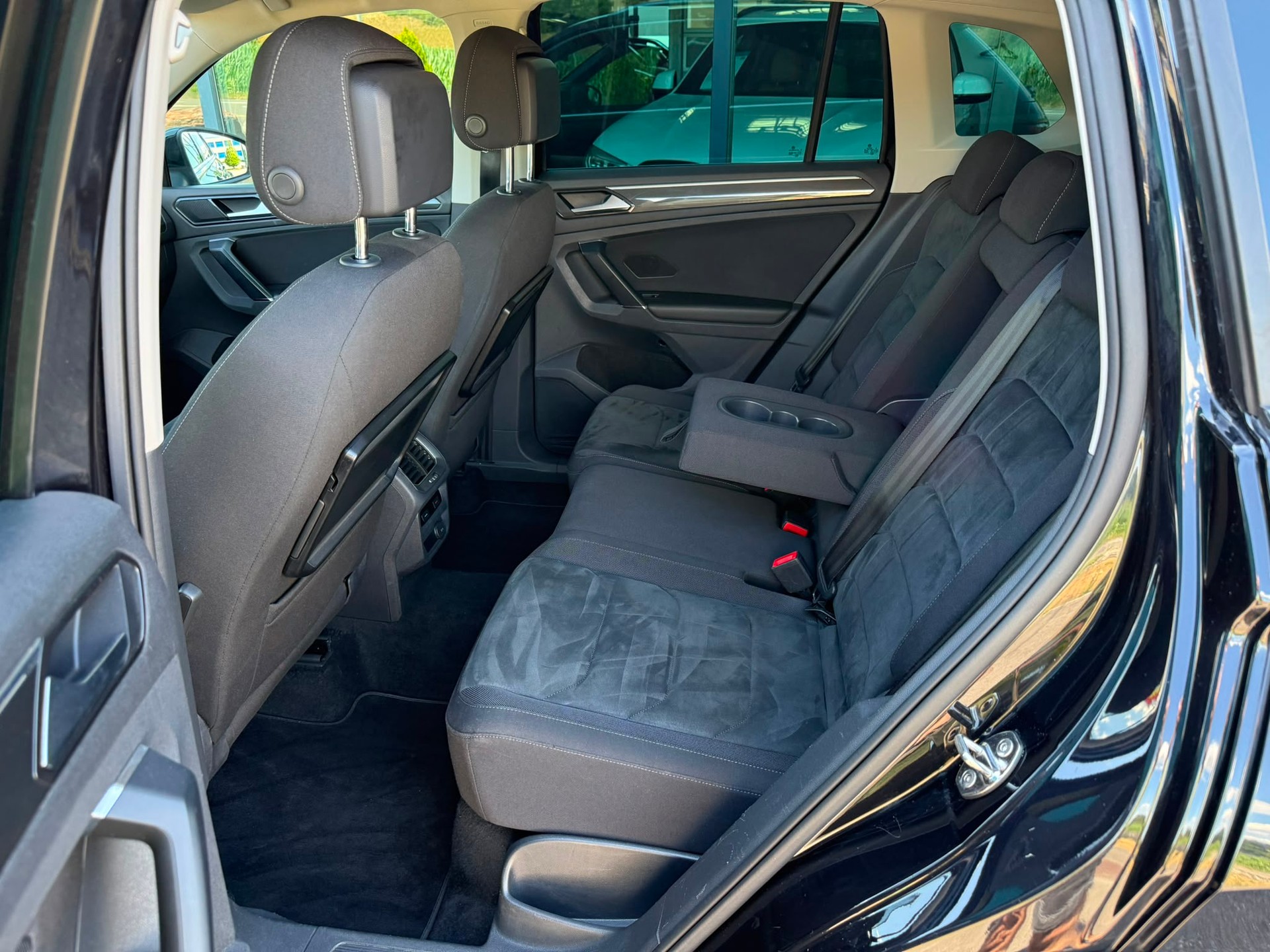 VW Tiguan 2.0 TDI Highline 4Motion DSG-image-10