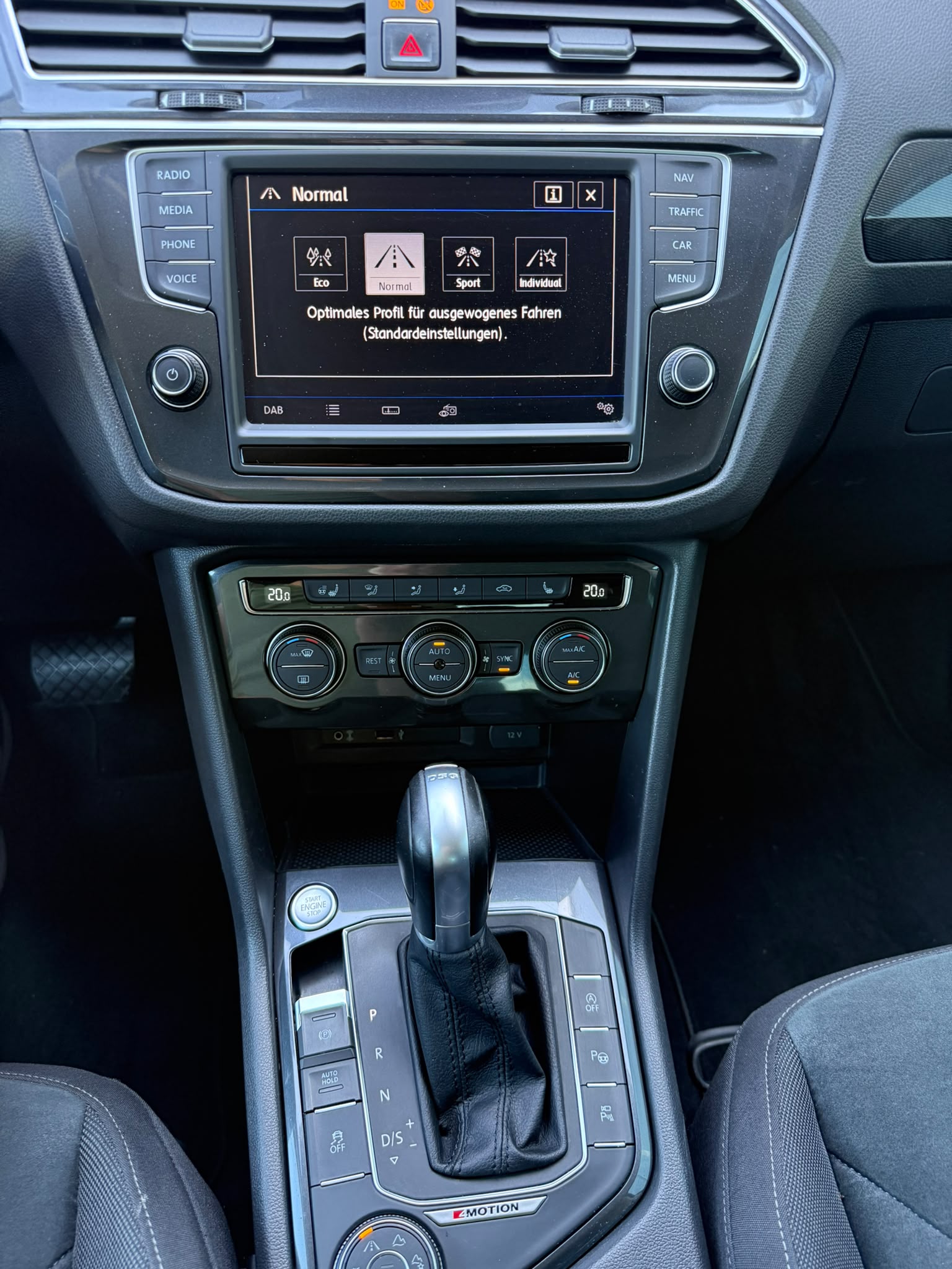 VW Tiguan 2.0 TDI Highline 4Motion DSG-image-11