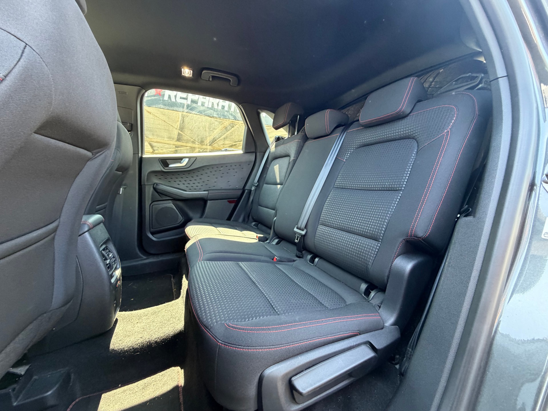 FORD Kuga 2.0 TDCi EcoBlue ST-Line X 4WD-image-13
