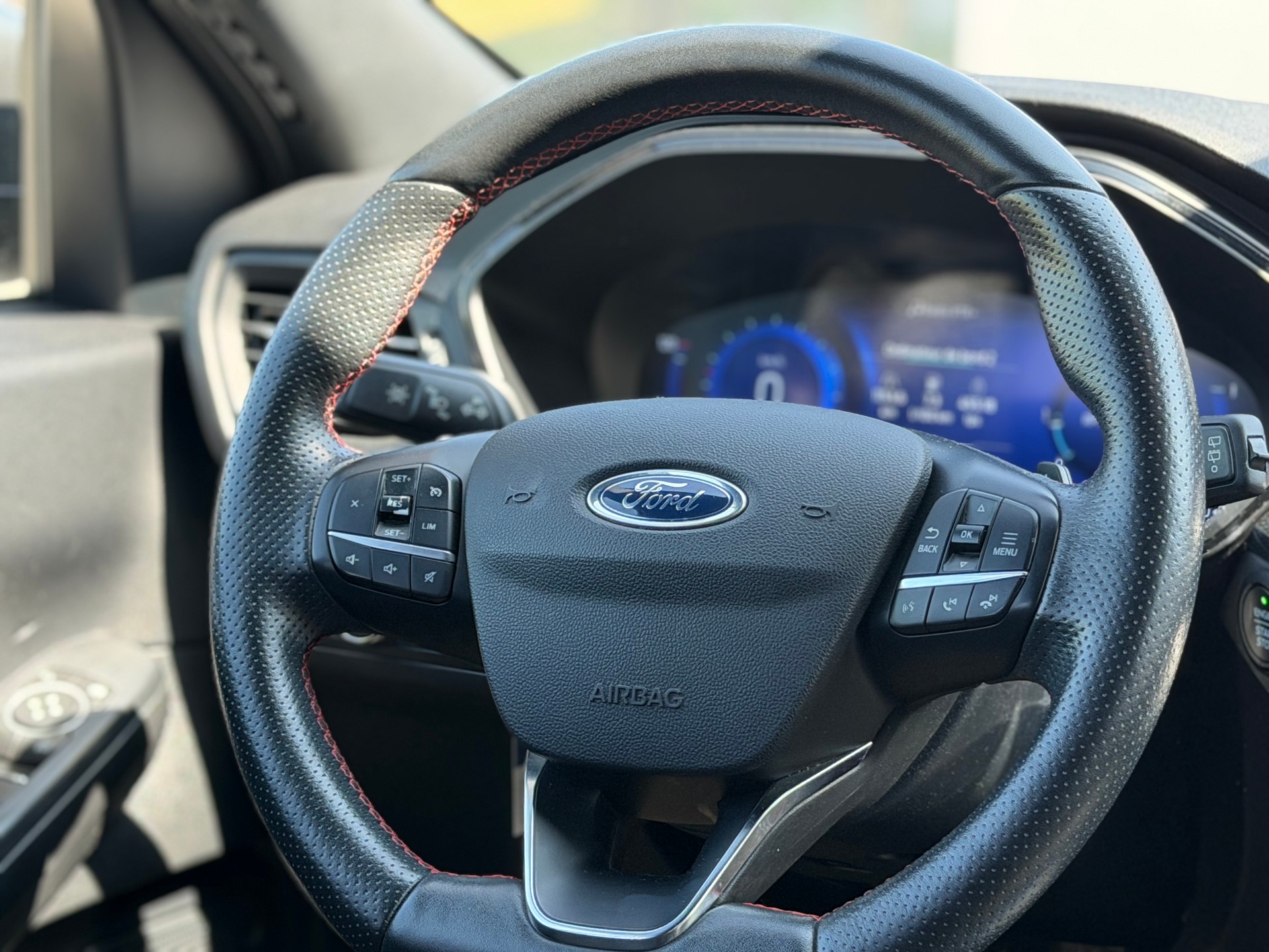 FORD Kuga 2.0 TDCi EcoBlue ST-Line X 4WD-image-7