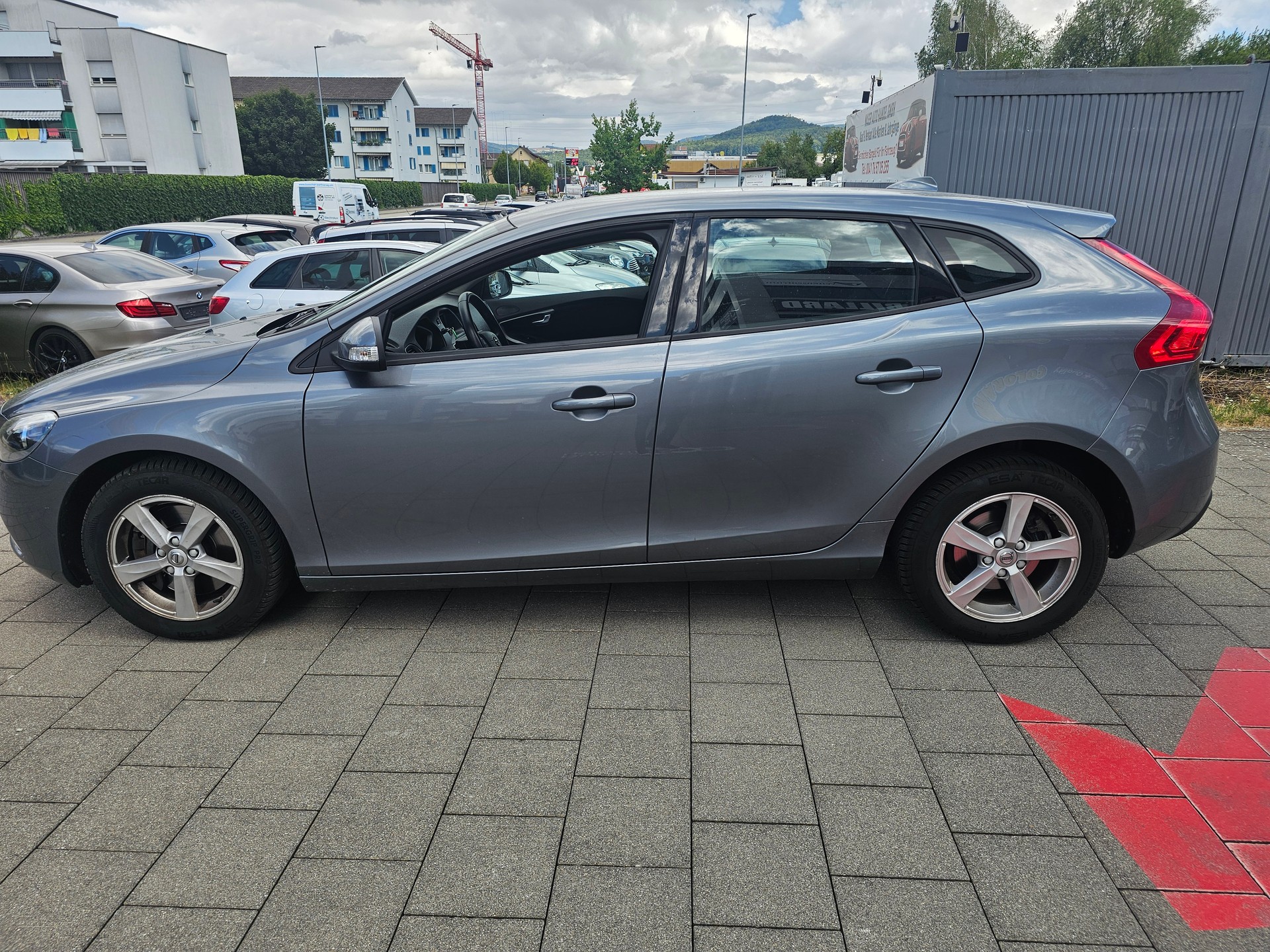 VOLVO V40 D3 Kinetic Geartronic-image-6