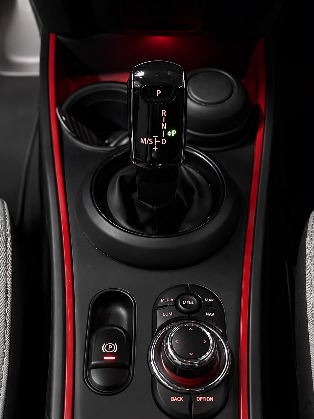 MINI Countryman John Cooper Works ALL4 Steptronic / Ch-Auto / Panoramadach / Driving Assistant / Harman-Kardon /-image-19