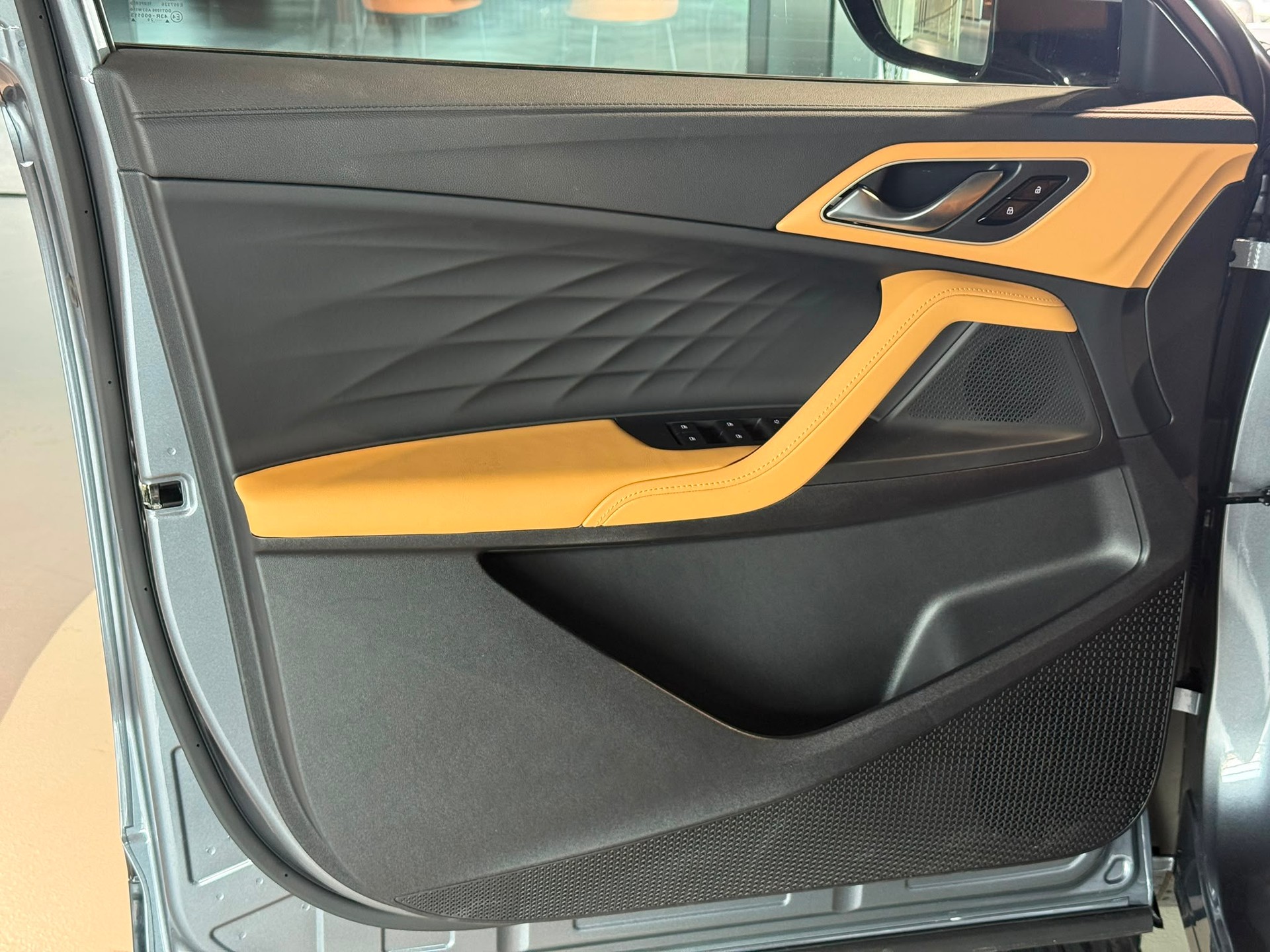 MG HS 1.5 T HEV Luxury-image-21