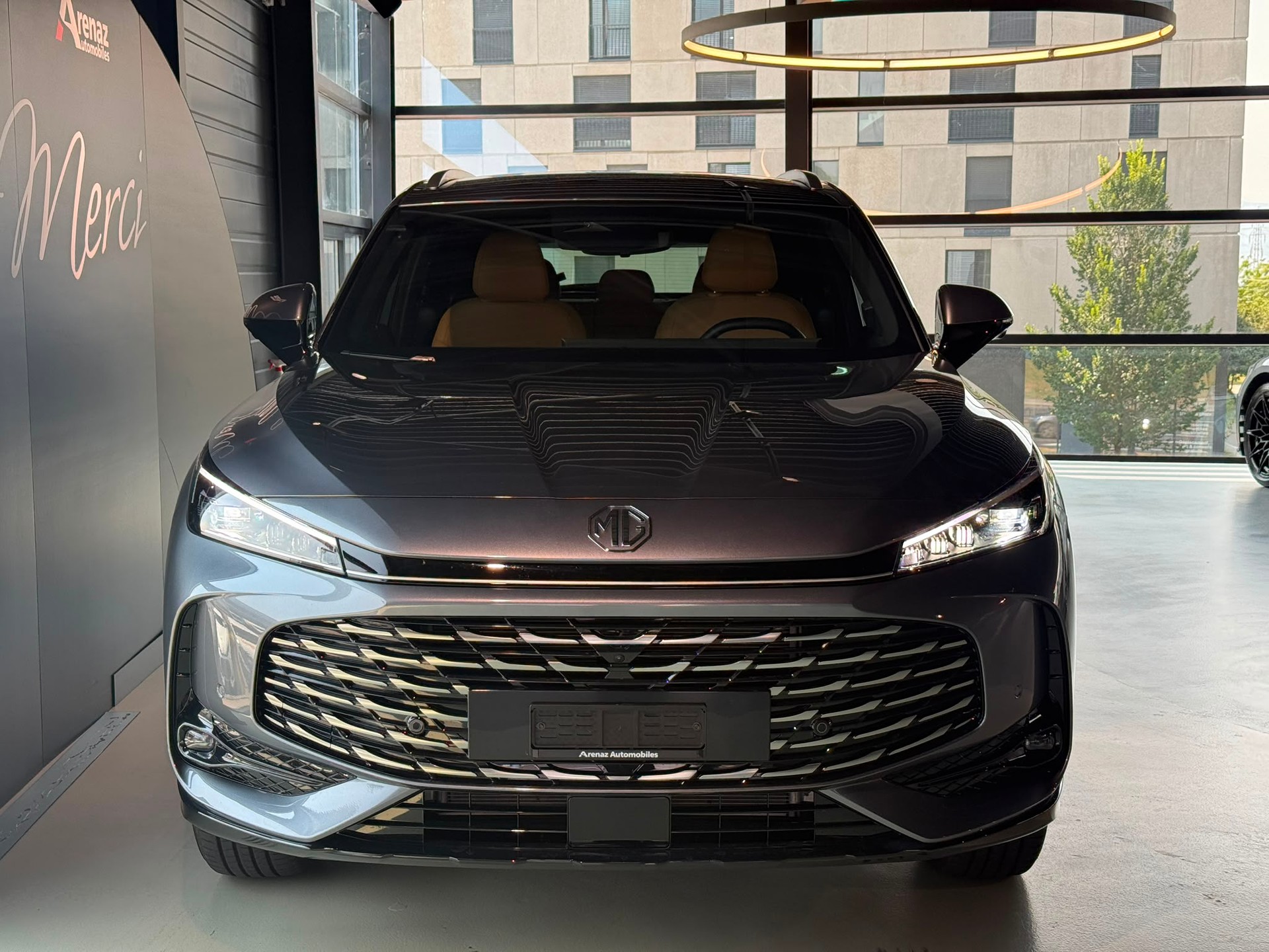 MG HS 1.5 T HEV Luxury-showroom-element-2