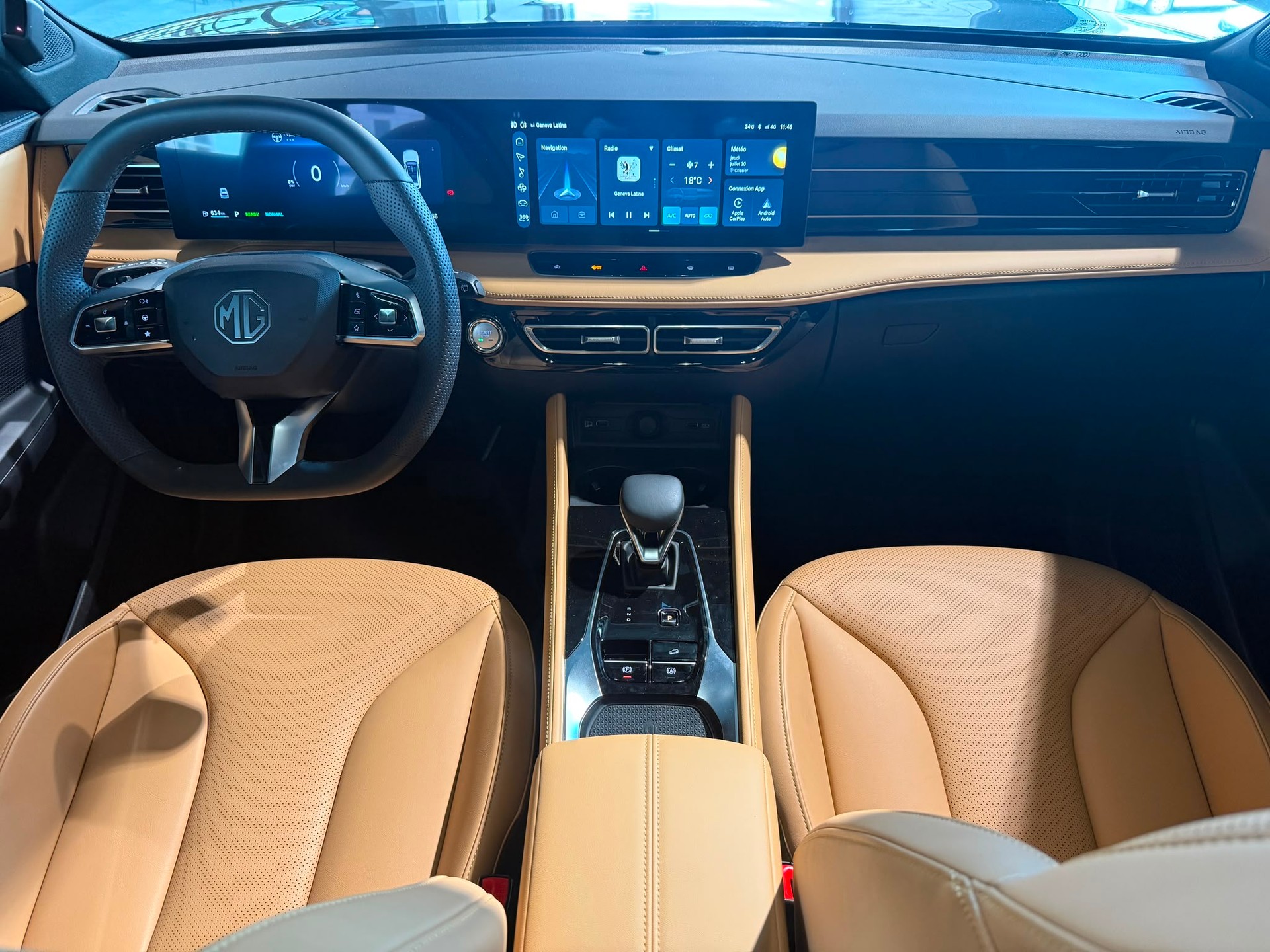 MG HS 1.5 T HEV Luxury-image-12