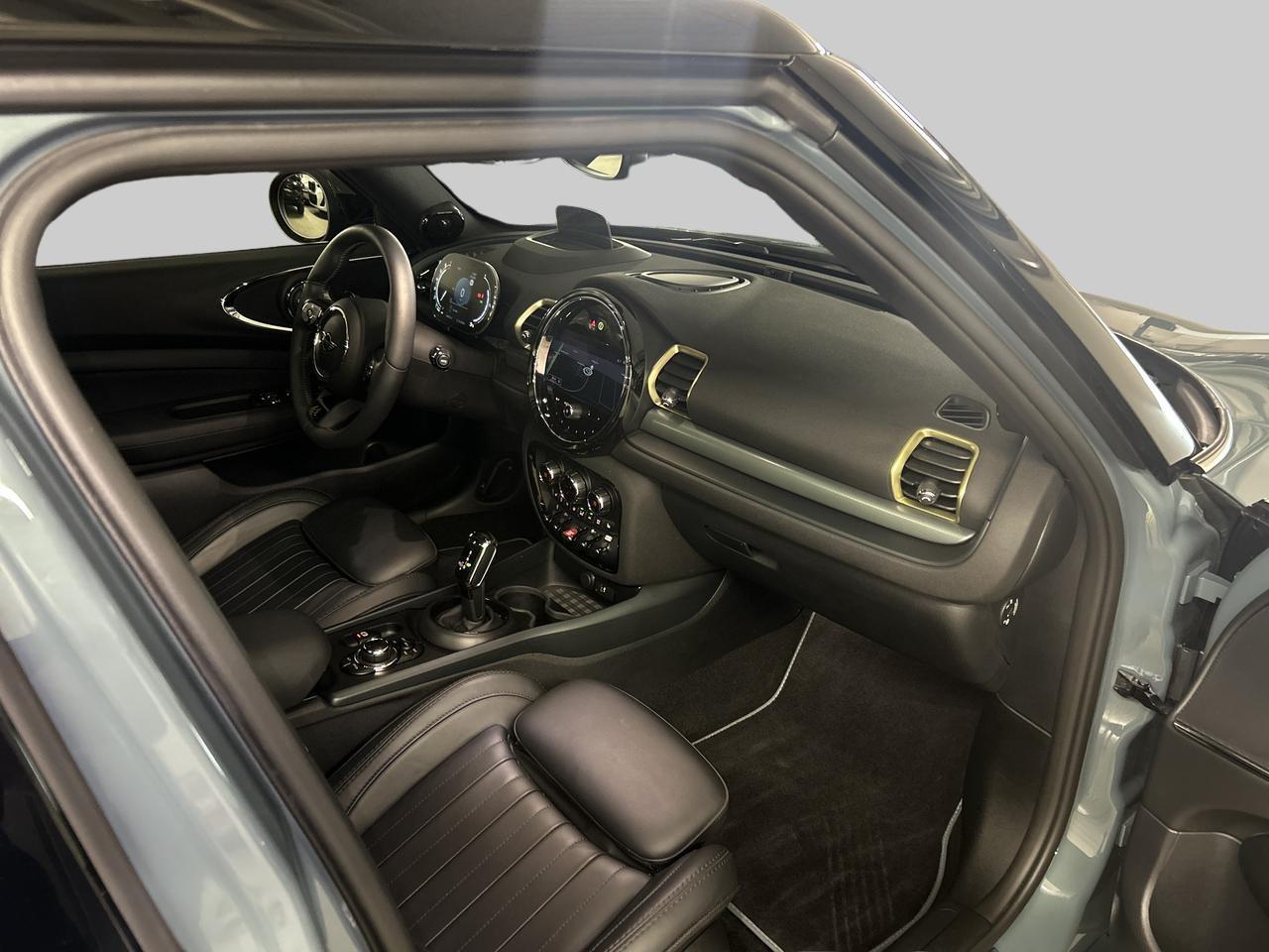 MINI Clubman 2.0i Cooper S ALL4-image-11