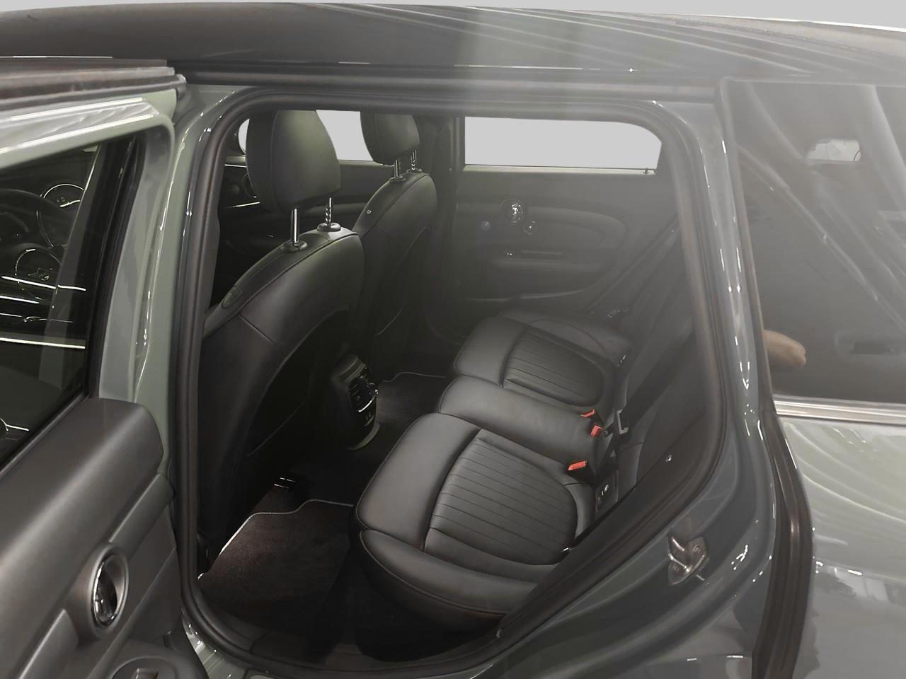 MINI Clubman 2.0i Cooper S ALL4-image-13