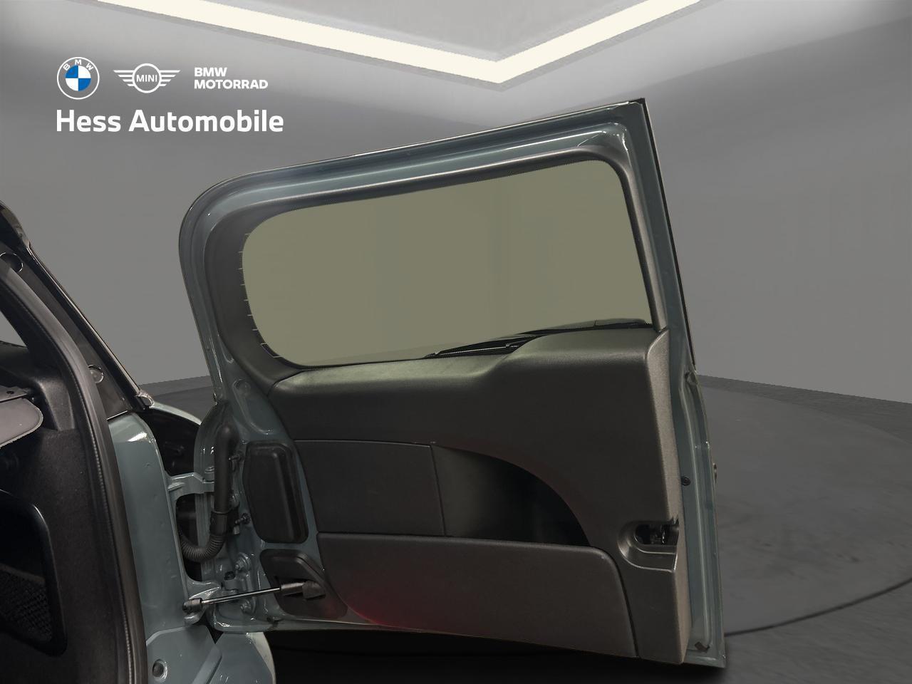 MINI Clubman 2.0i Cooper S ALL4-image-10
