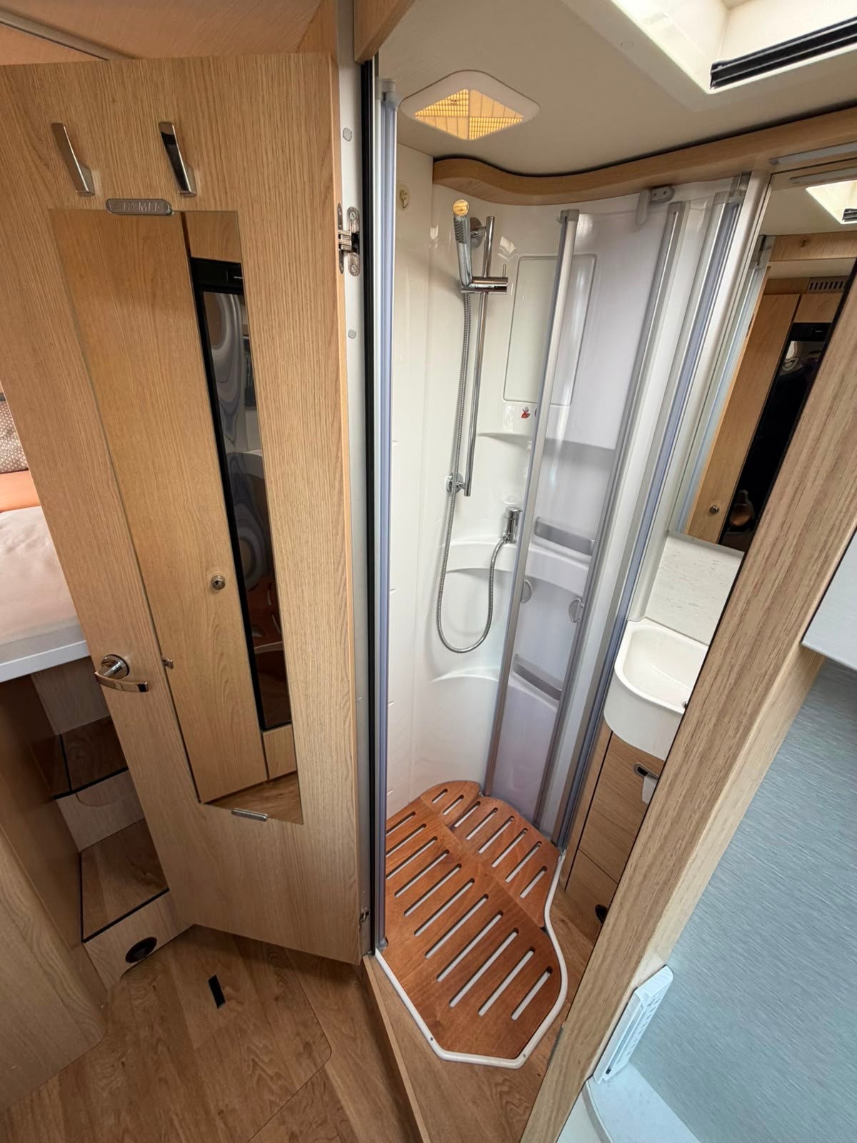MERCEDES-BENZ ***HYMER BMC 580MC***AUTOMAT 9G-TRONIC ***170PS***LÄNGSBETT***NEUWERTIGER-ZUSTAND***VOLL-LED-SCHEINWERFER***-image-14