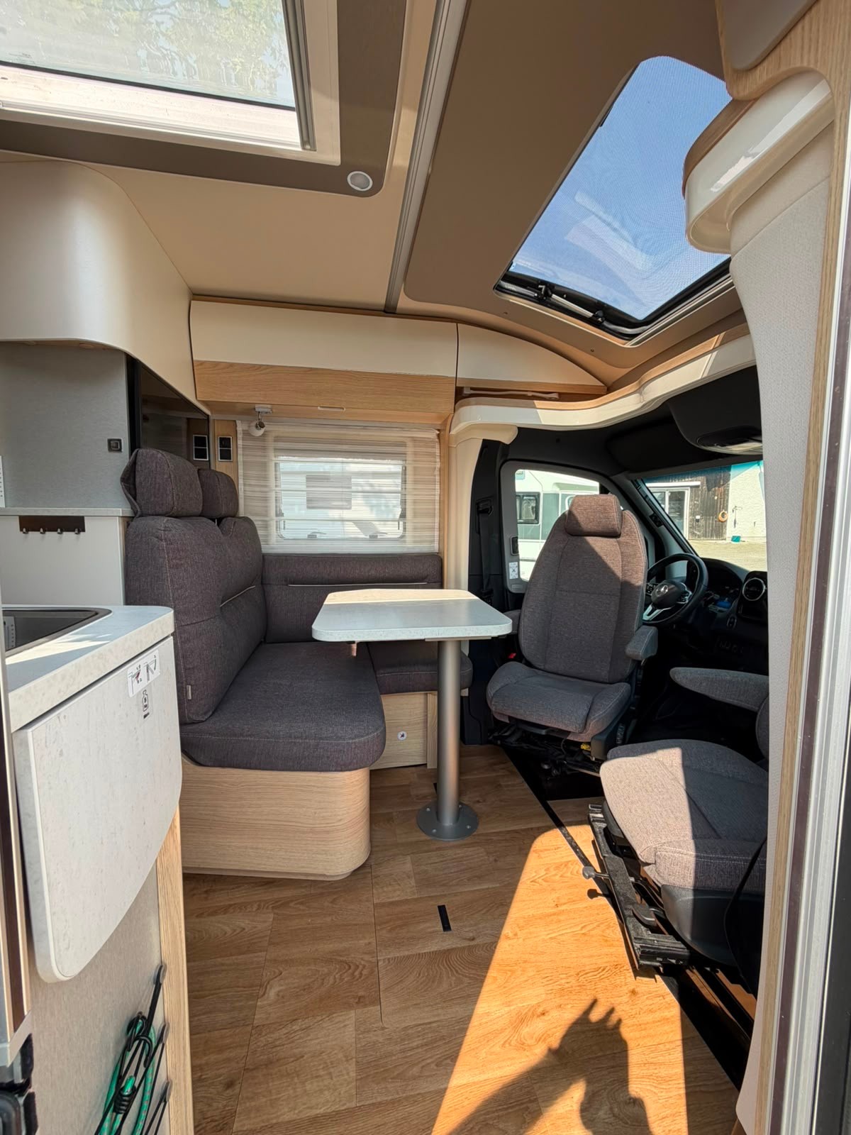 MERCEDES-BENZ ***HYMER BMC 580MC***AUTOMAT 9G-TRONIC ***170PS***LÄNGSBETT***NEUWERTIGER-ZUSTAND***VOLL-LED-SCHEINWERFER***-image-8