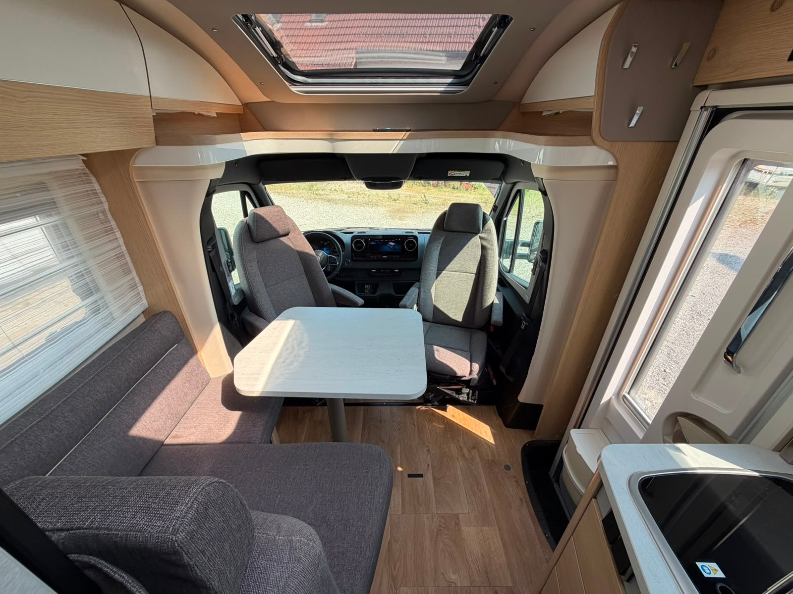 MERCEDES-BENZ ***HYMER BMC 580MC***AUTOMAT 9G-TRONIC ***170PS***LÄNGSBETT***NEUWERTIGER-ZUSTAND***VOLL-LED-SCHEINWERFER***-image-25