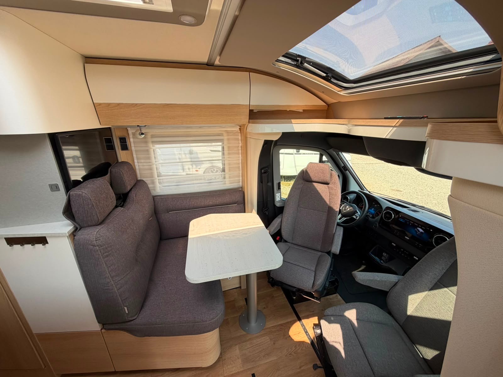 MERCEDES-BENZ ***HYMER BMC 580MC***AUTOMAT 9G-TRONIC ***170PS***LÄNGSBETT***NEUWERTIGER-ZUSTAND***VOLL-LED-SCHEINWERFER***-image-9