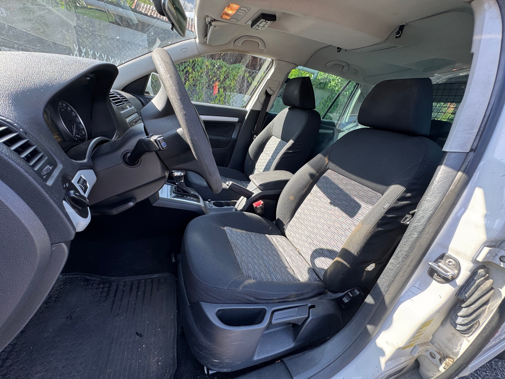 SKODA Octavia Combi 1.8 TSI Ambiente DSG-image-8