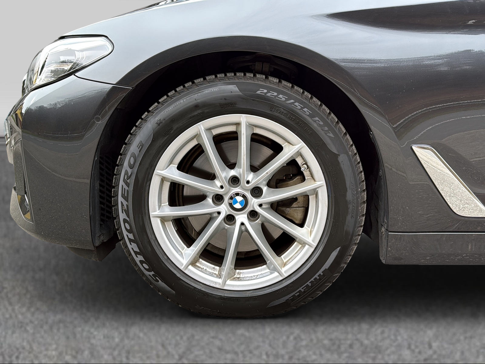 BMW 520d xDrive 48V Touring Steptronic-showroom-element-3