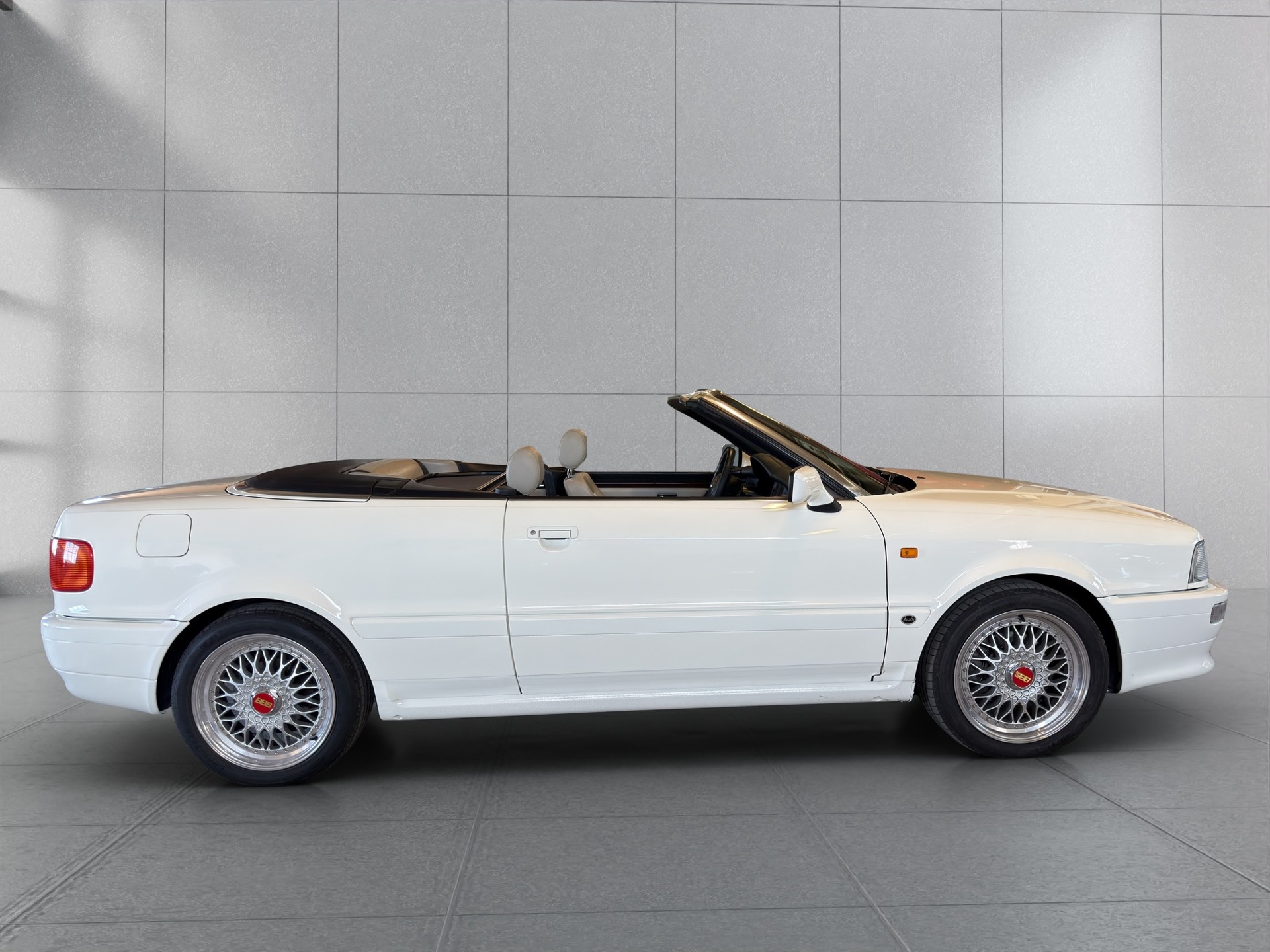 AUDI Cabriolet 2.8 E*174 PS*EXKLUSIVE FAHRZEUG*TOP ZUSTAND*NUR 85000 KM*-image-18