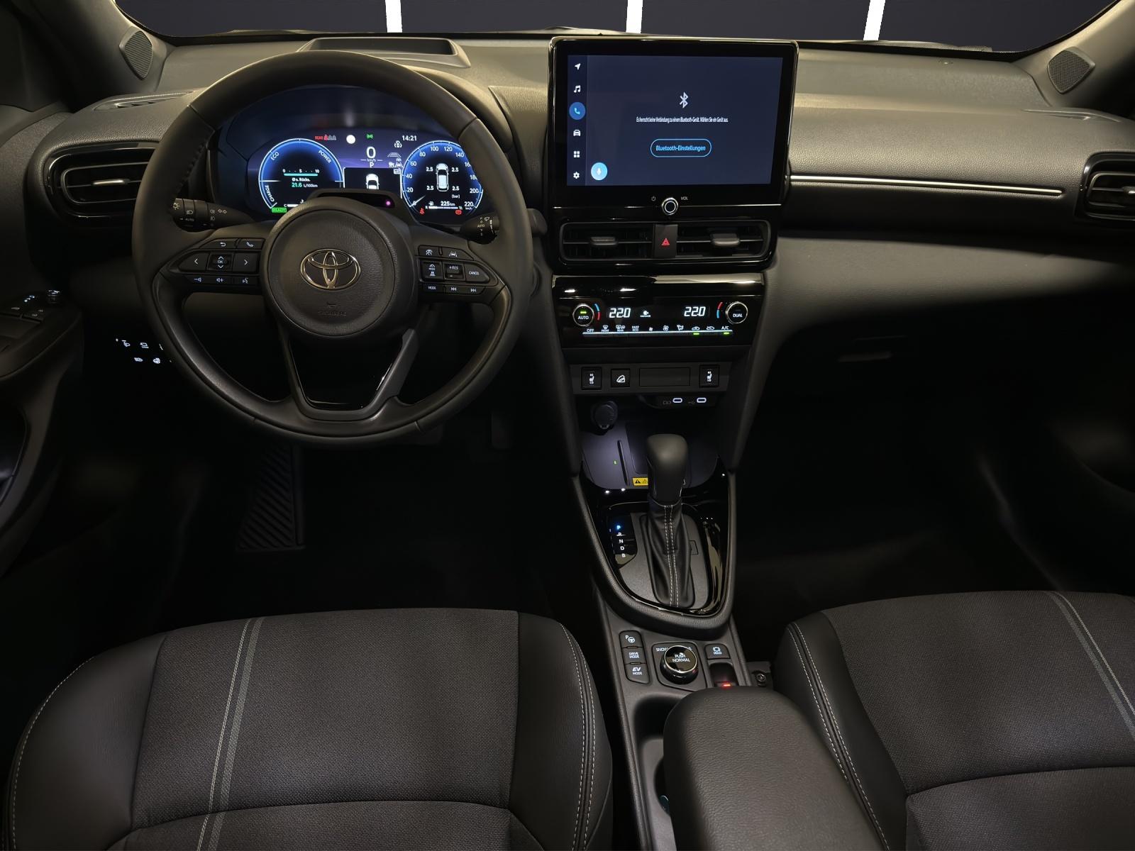 TOYOTA Yaris Cross 1.5 VVT-i HSD Premium AWD-i-image-14