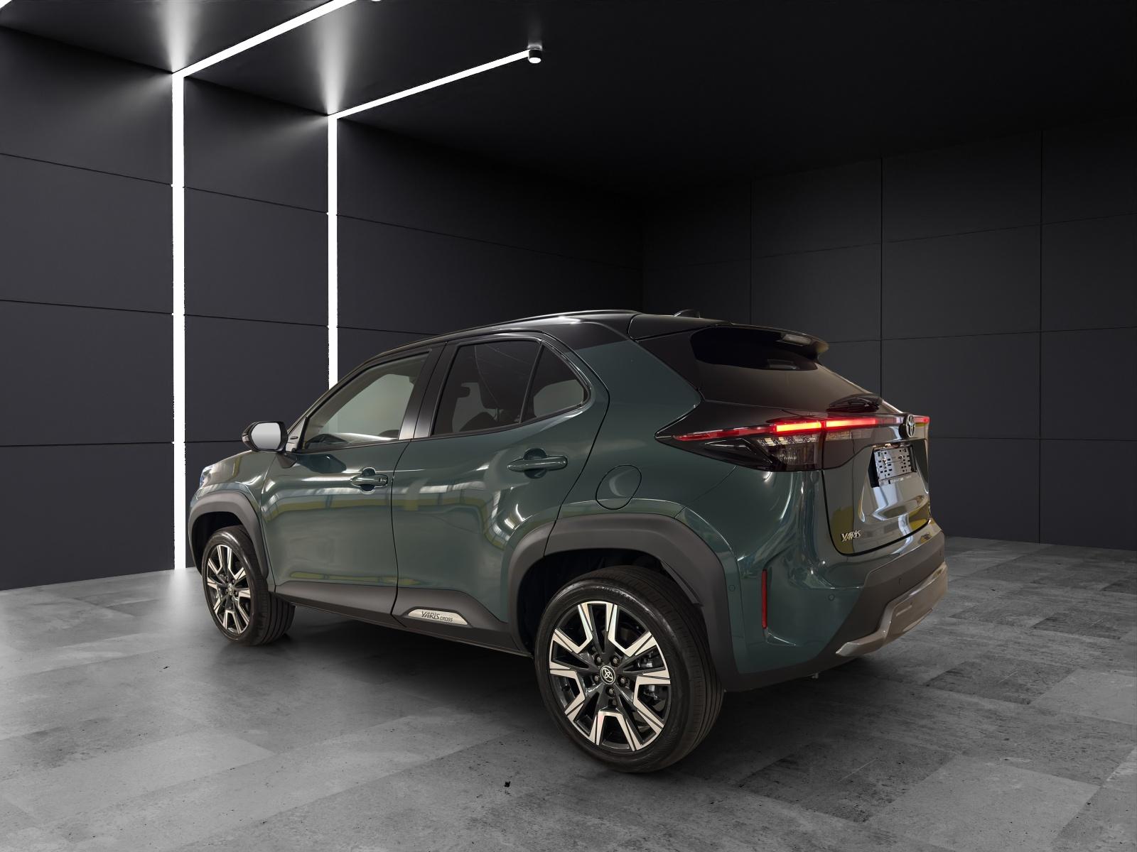 TOYOTA Yaris Cross 1.5 VVT-i HSD Premium AWD-i-showroom-element-2
