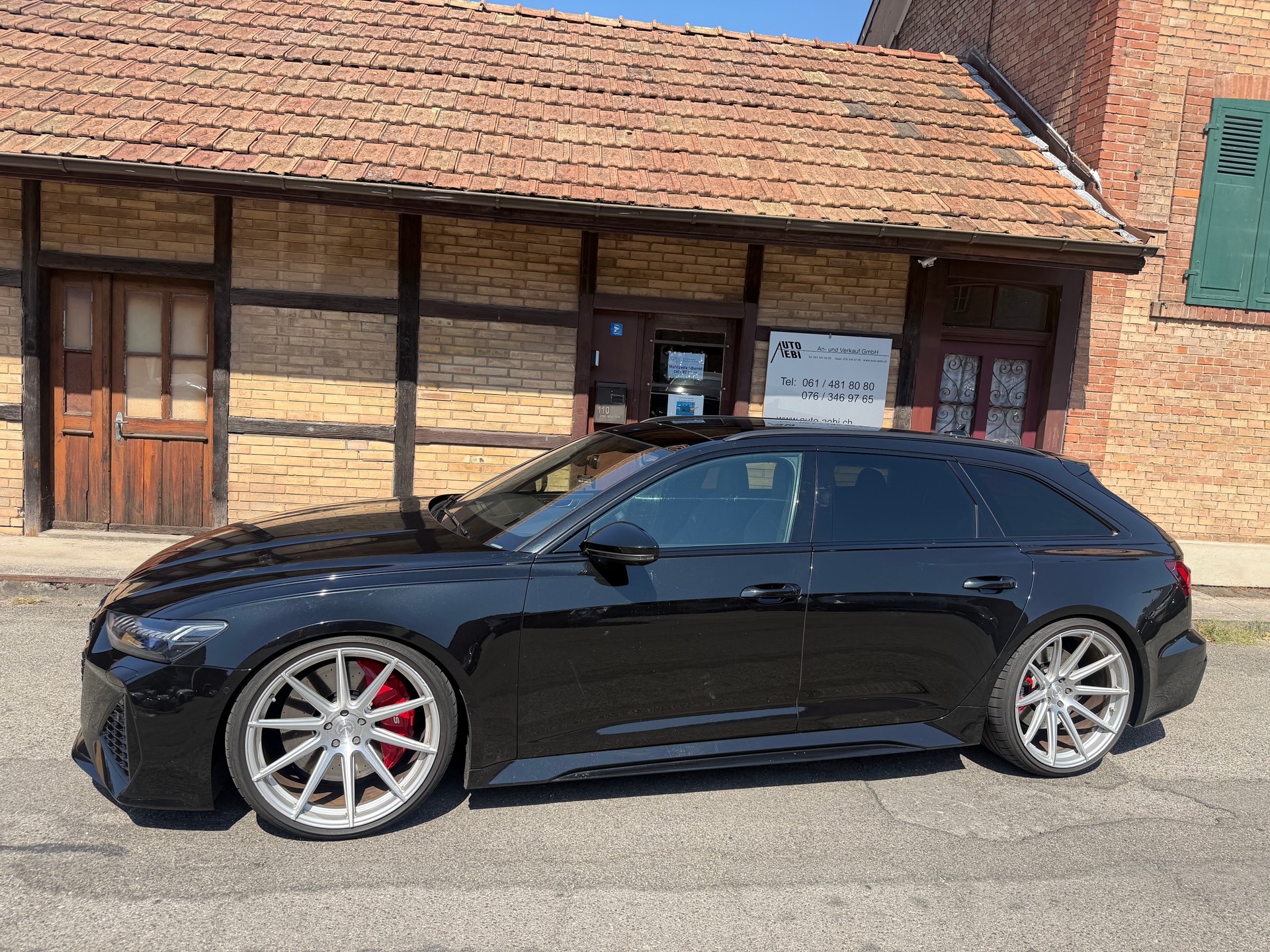 AUDI RS6 Avant 4.0 TFSI V8 quattro-image-2