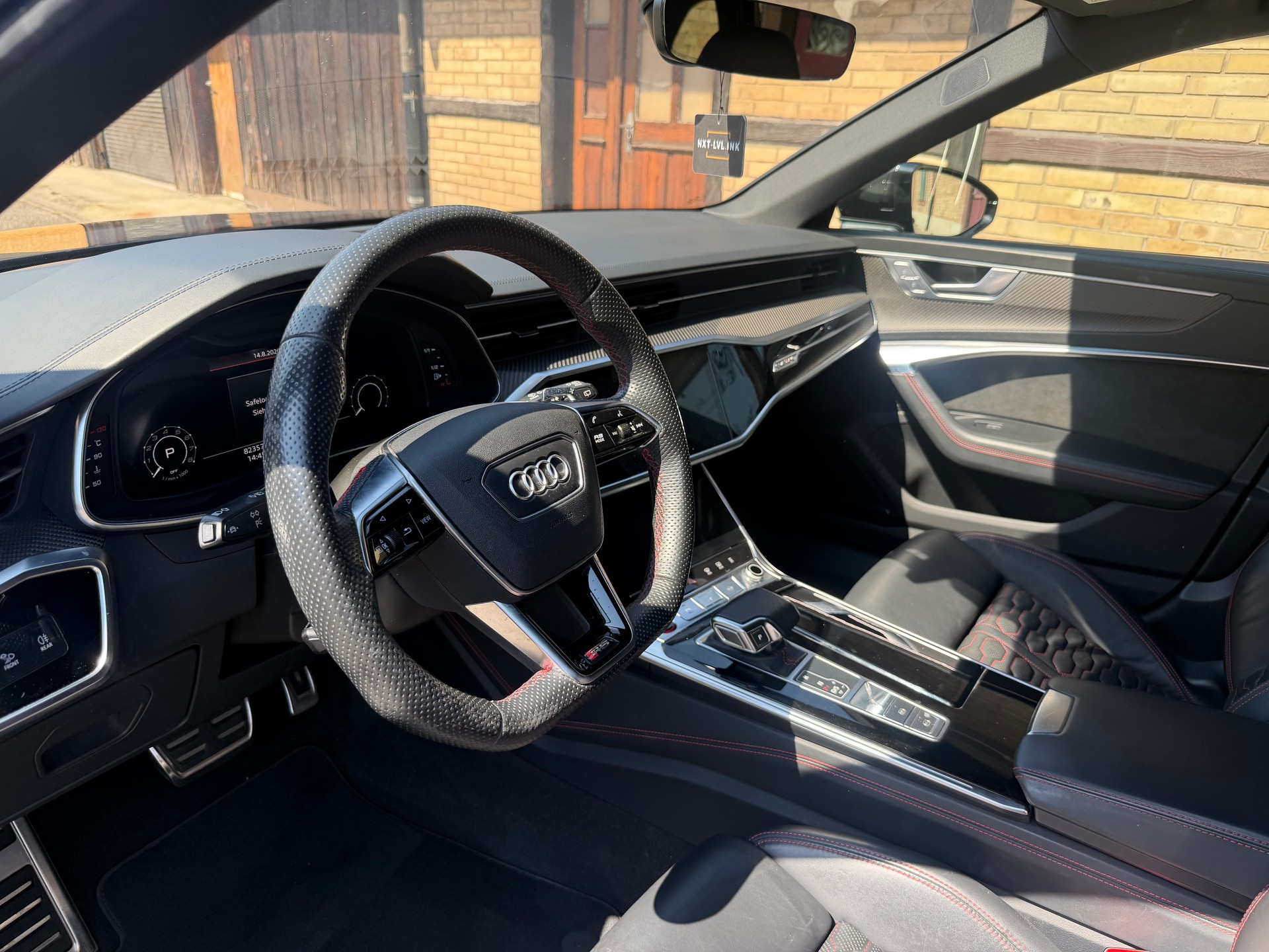 AUDI RS6 Avant 4.0 TFSI V8 quattro-image-11