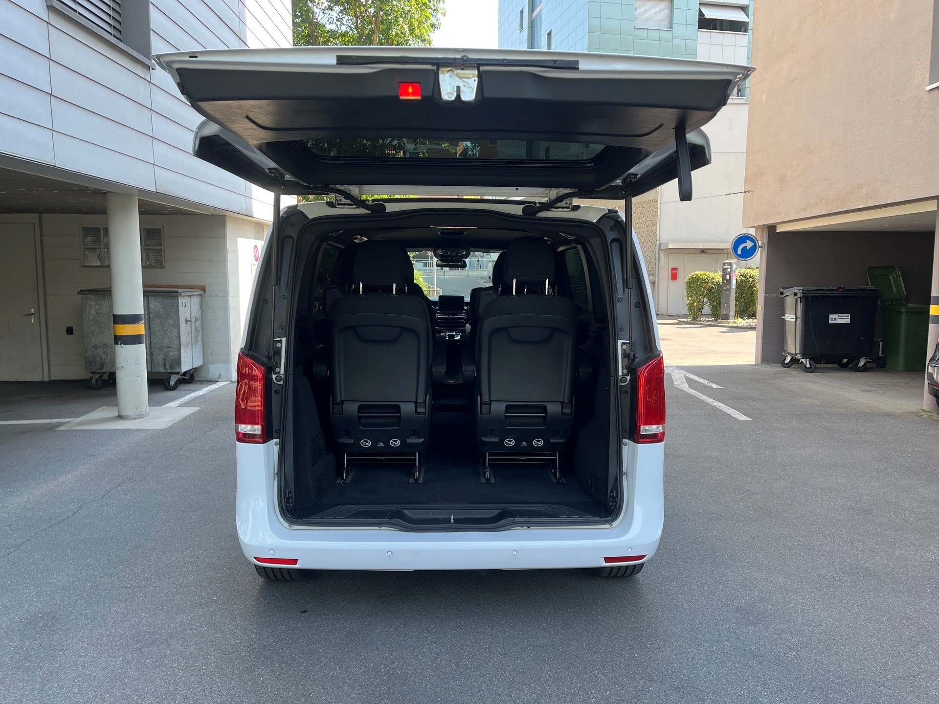MERCEDES-BENZ V 250 d kurz-image-3