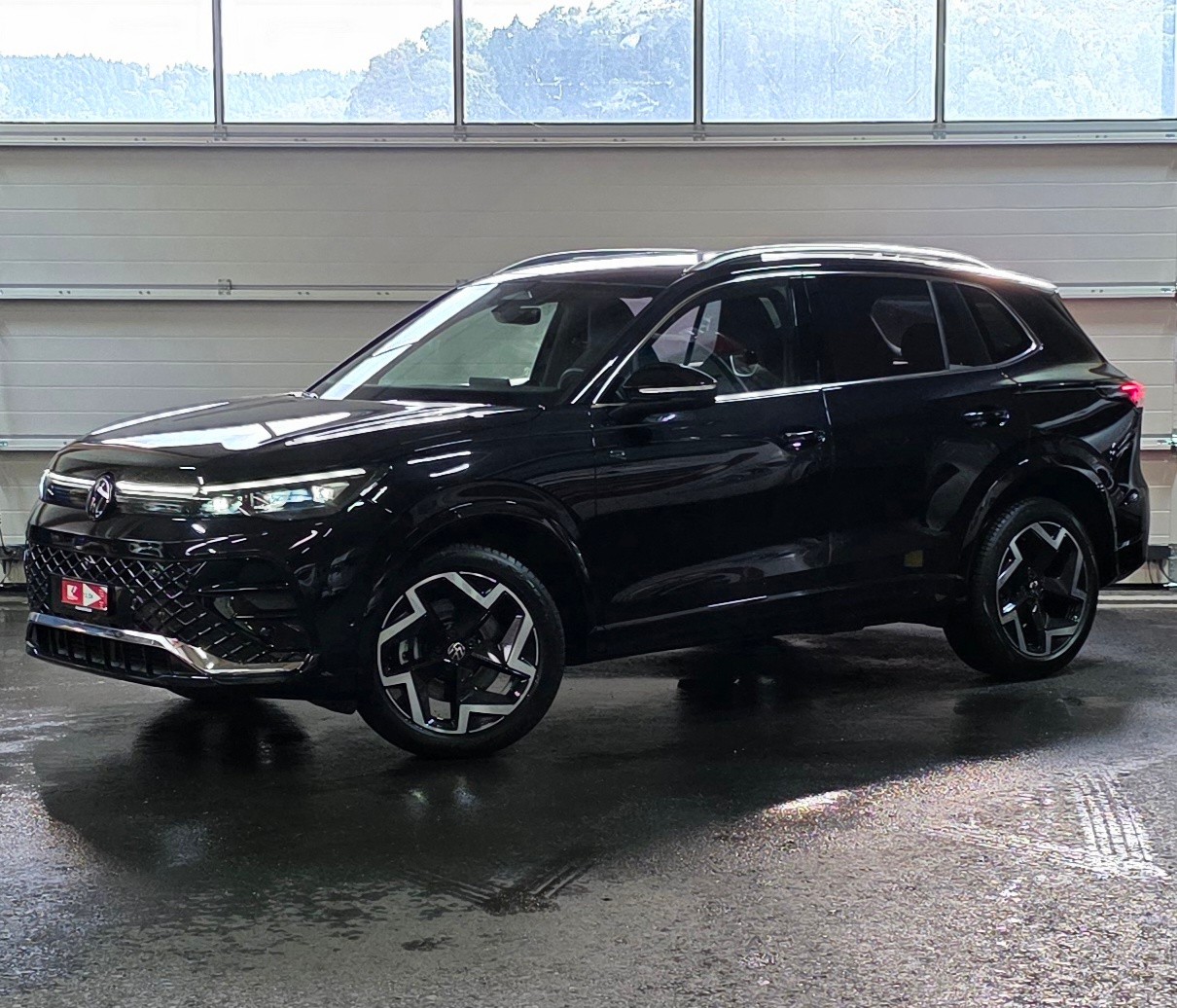 VW Tiguan 2.0 TDI SCR R-Line 4Motion DSG *360°Kamera*Sitz-&Lenkradheizung*Massagefunktion*ACC&Spurhalteassistent*Parkassistent*