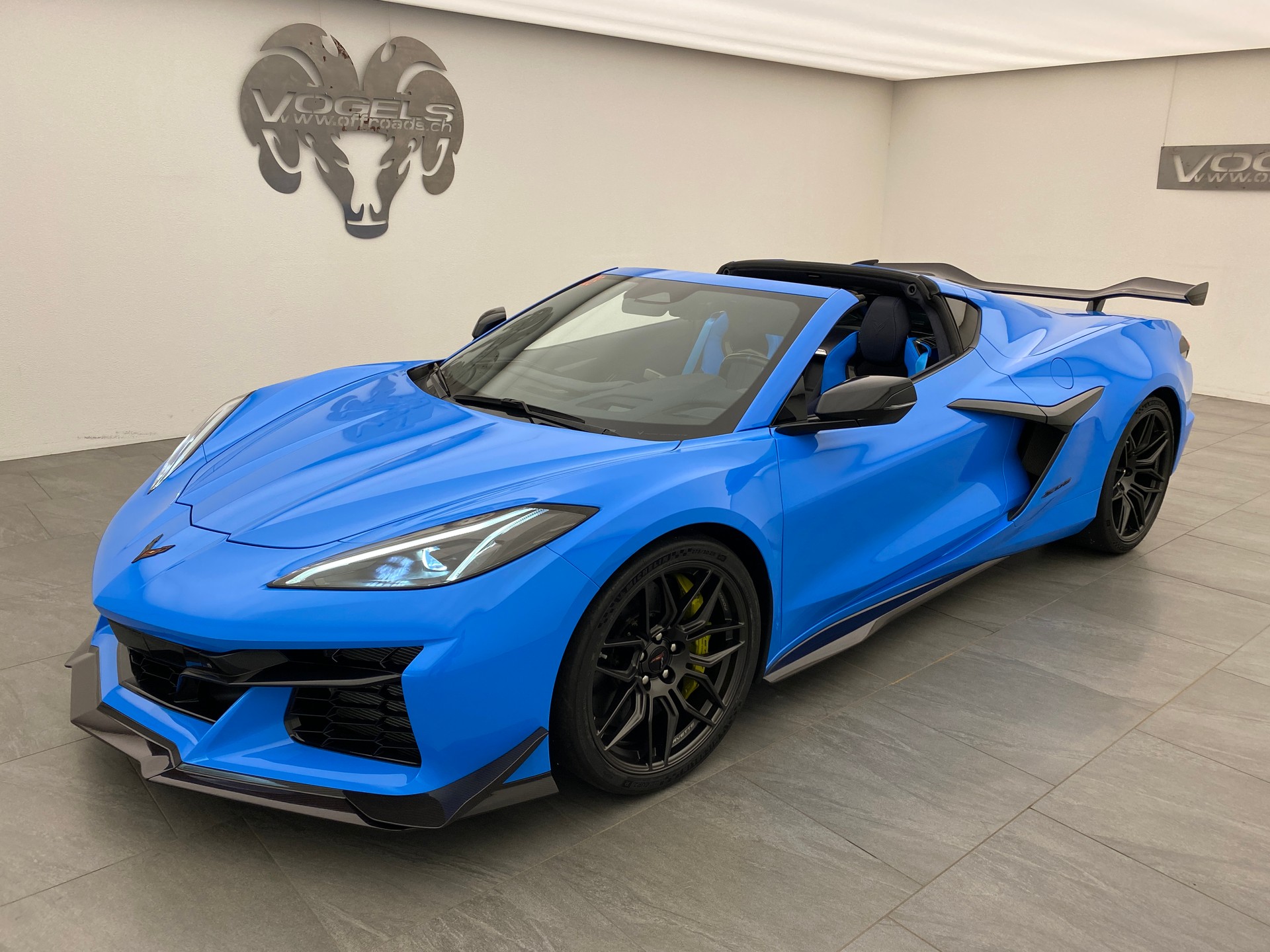CHEVROLET Corvette C8 Z06 3LZ Z07 Performance Carbon-showroom-element-1