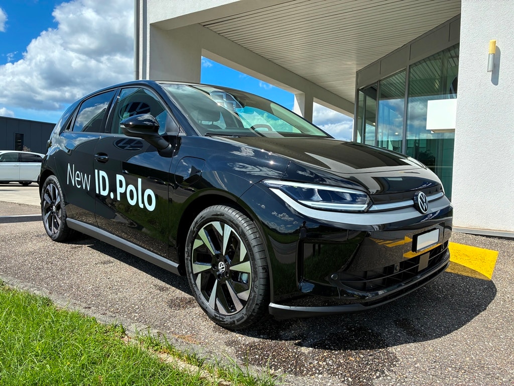 VW ID.Polo 52 kWh Life Edition One-showroom-element-1
