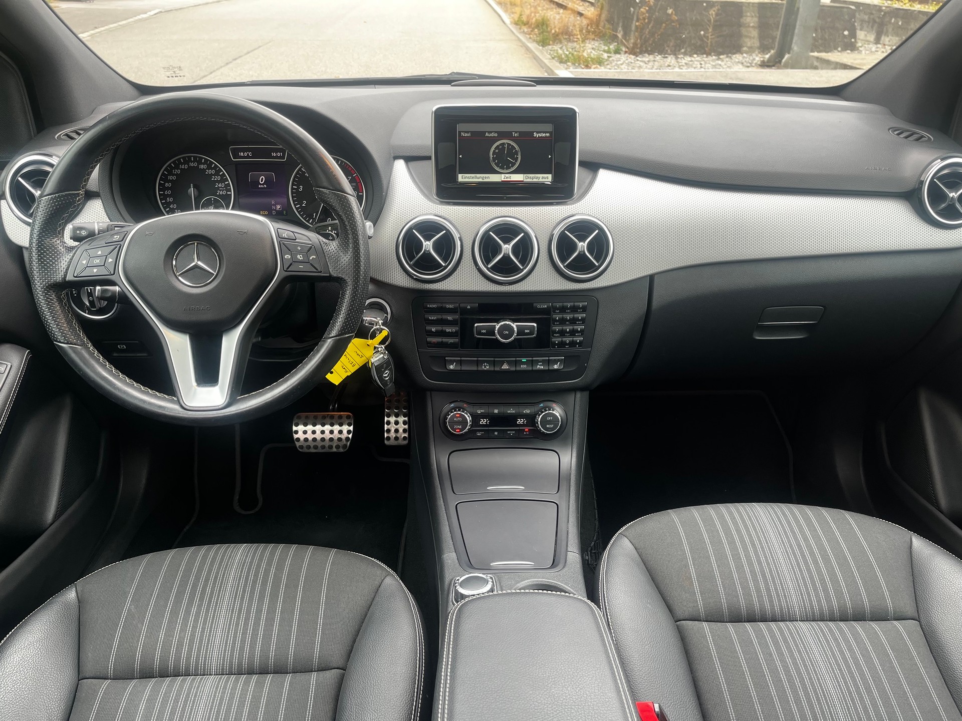 MERCEDES-BENZ B 220 4Matic 7G-DCT-image-11