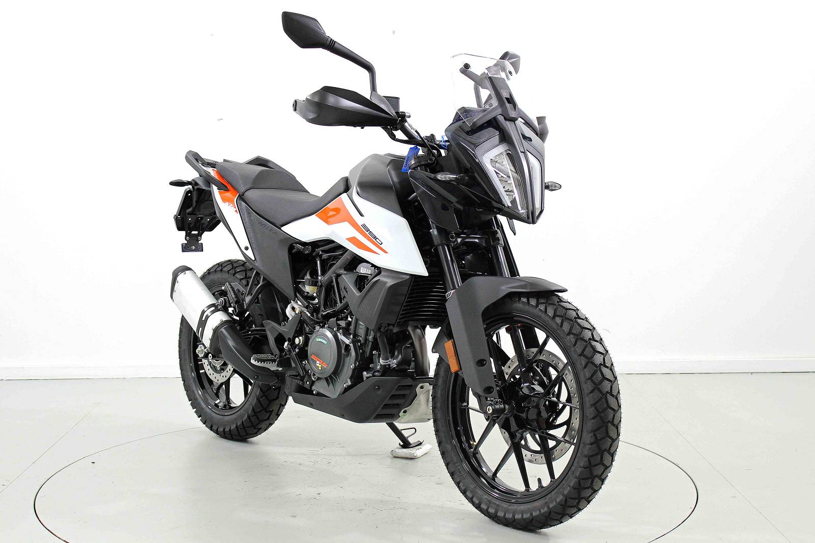 KTM 390 Adventure ABS-showroom-element-1