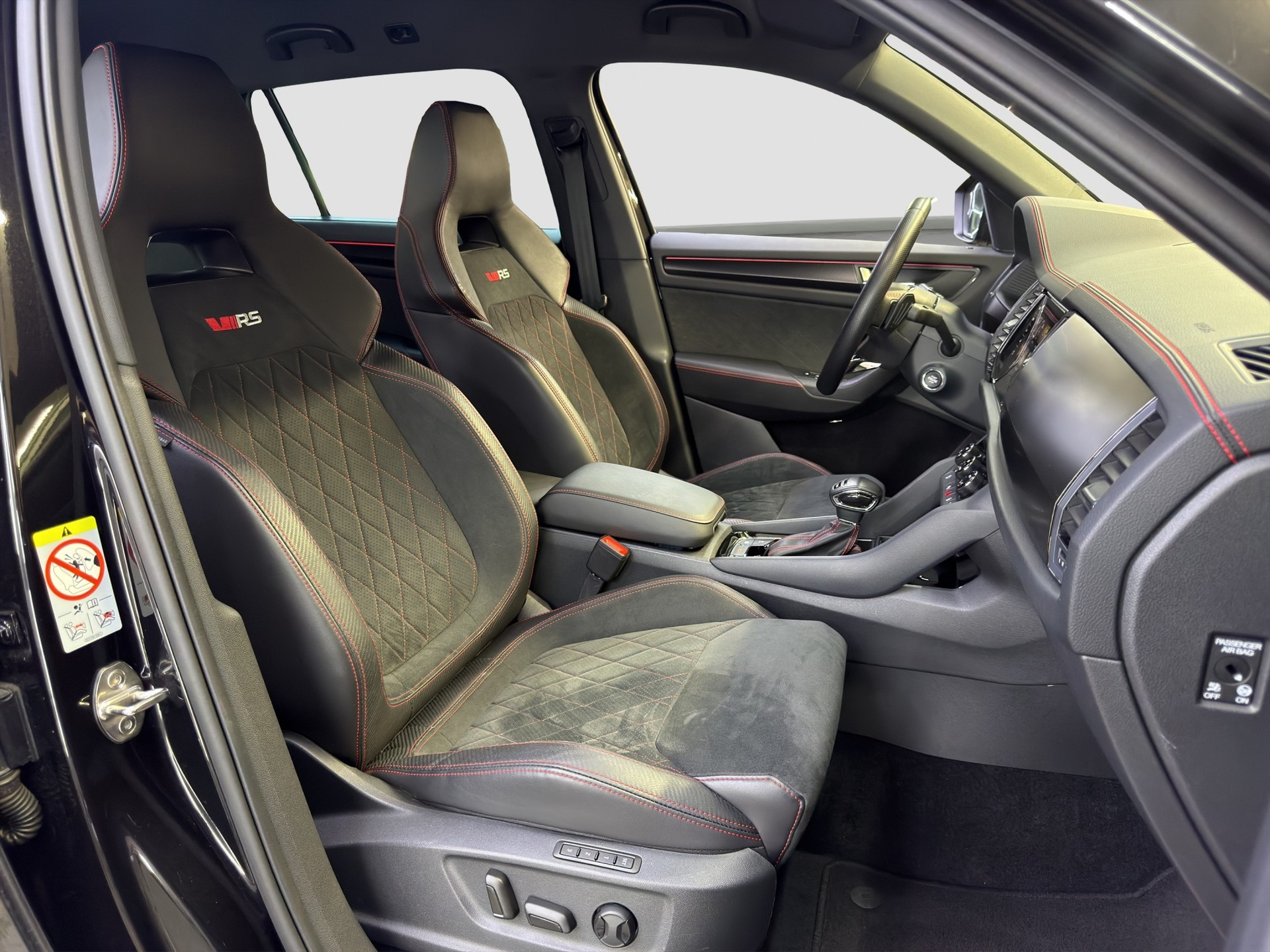 SKODA Kodiaq 2.0 TSI 4x4 RS-image-13
