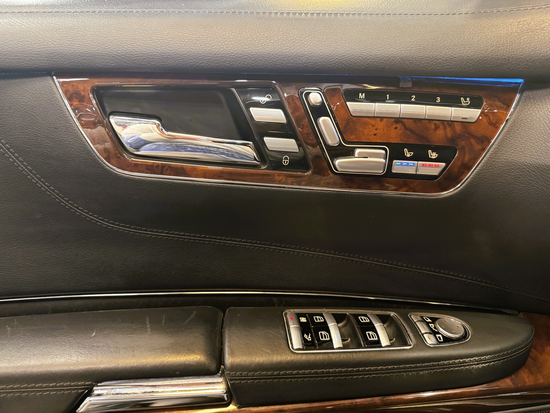 MERCEDES-BENZ CL 500 4Matic 7G-Tronic-image-5