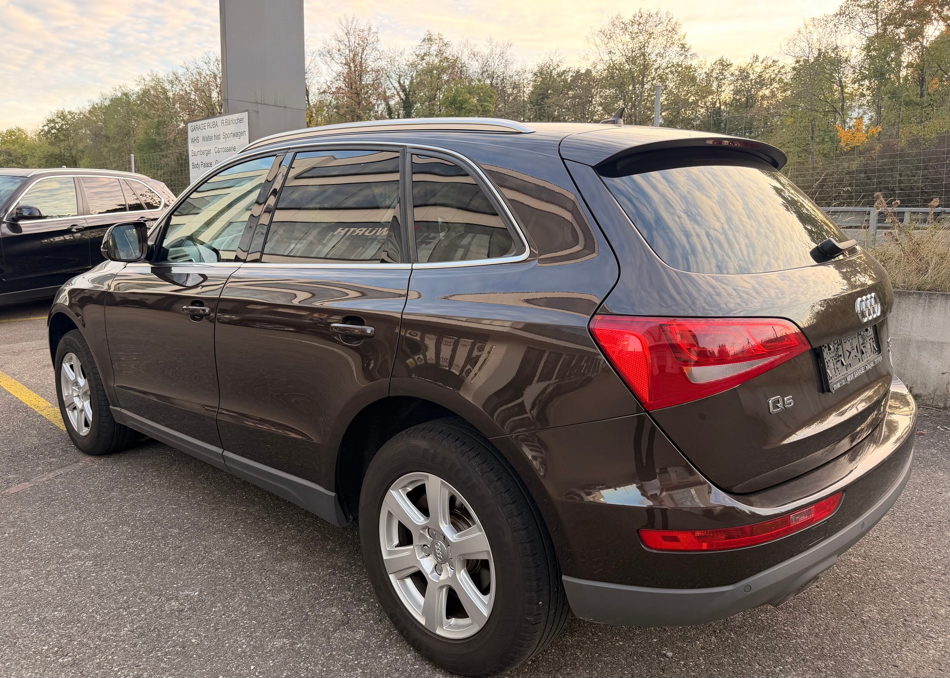 AUDI Q5 2.0 TDI quattro S-tronic-showroom-element-2
