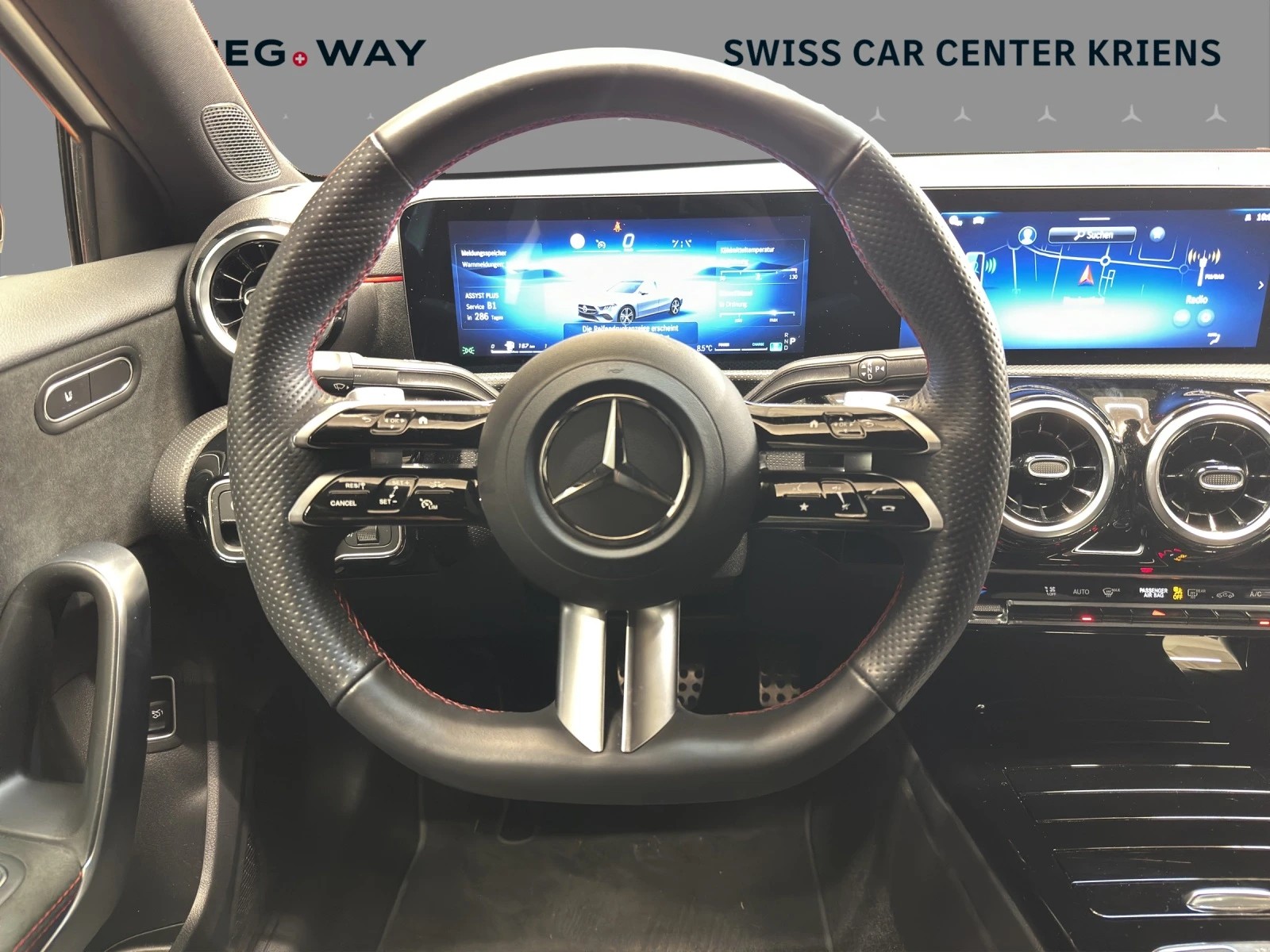 MERCEDES-BENZ A 200 - AMG / Rückfahrkamera / Sitzheizung / Lenkradheizung-image-9