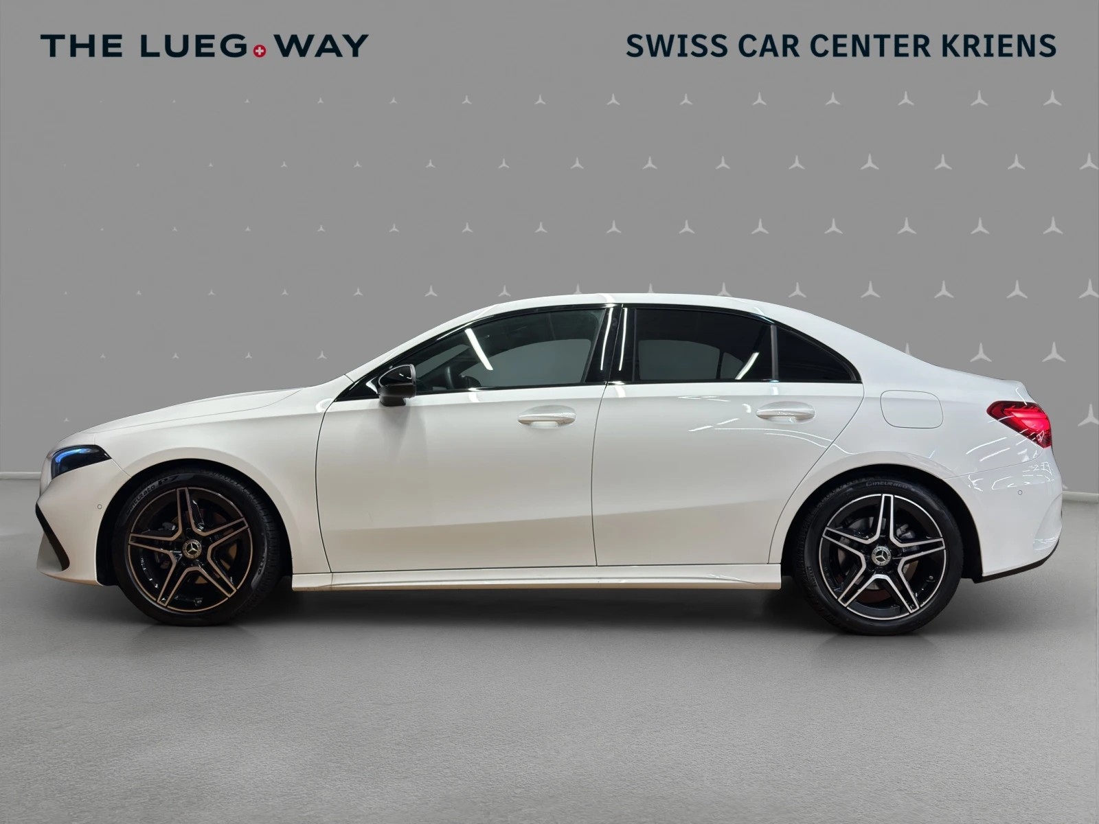 MERCEDES-BENZ A 200 - AMG / Rückfahrkamera / Sitzheizung / Lenkradheizung-showroom-element-1