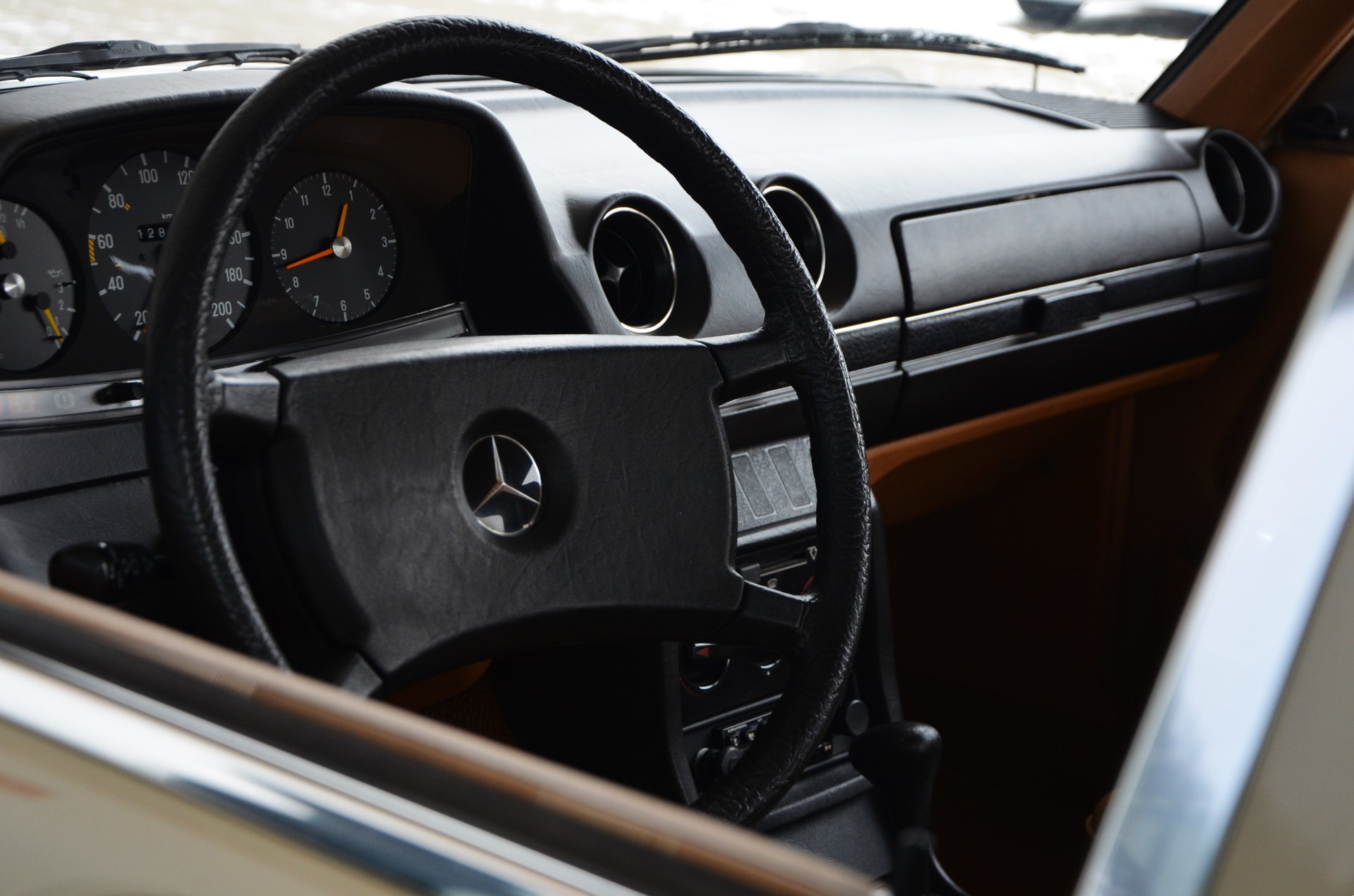 MERCEDES-BENZ 250-image-13