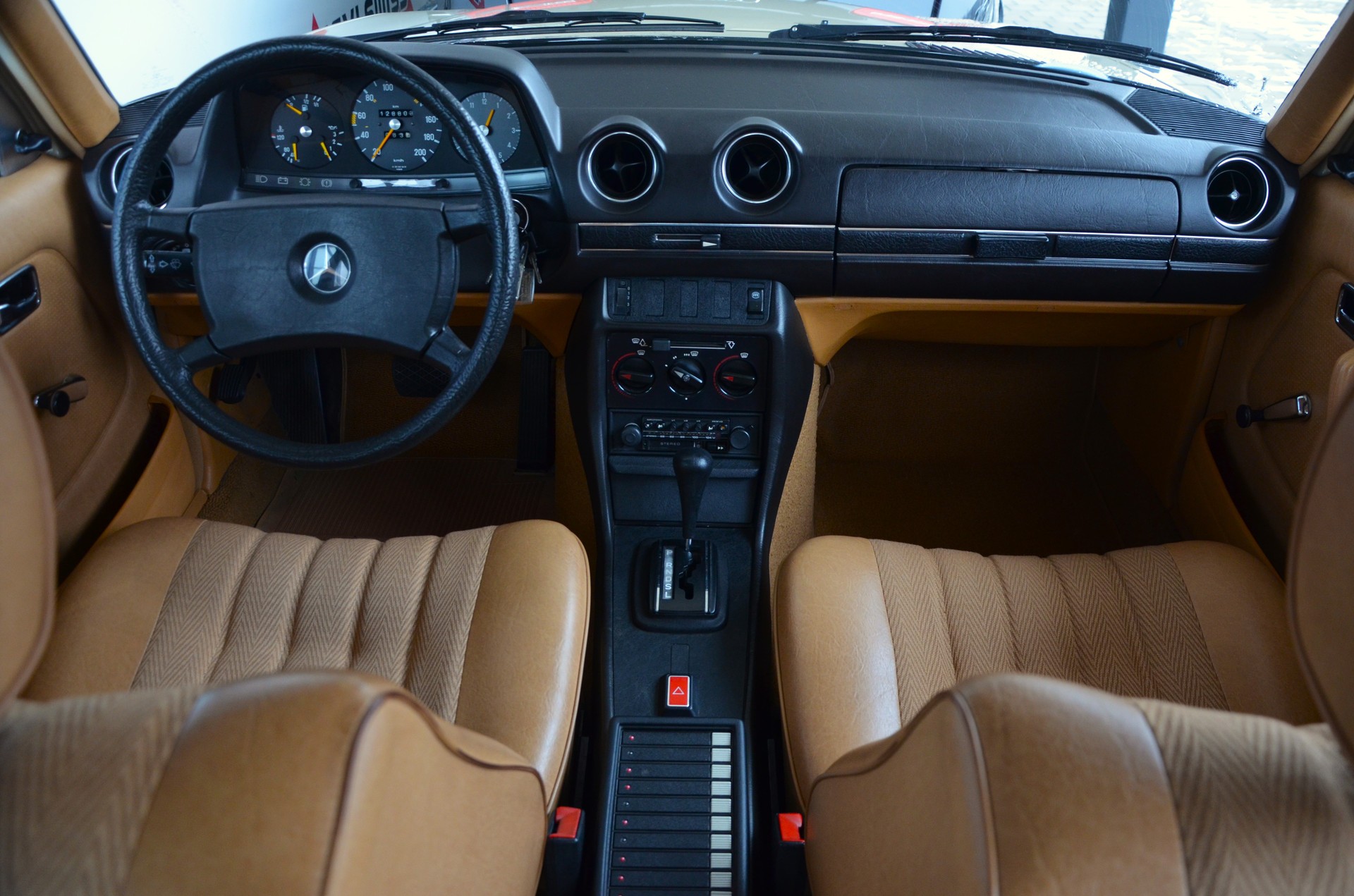 MERCEDES-BENZ 250-image-8