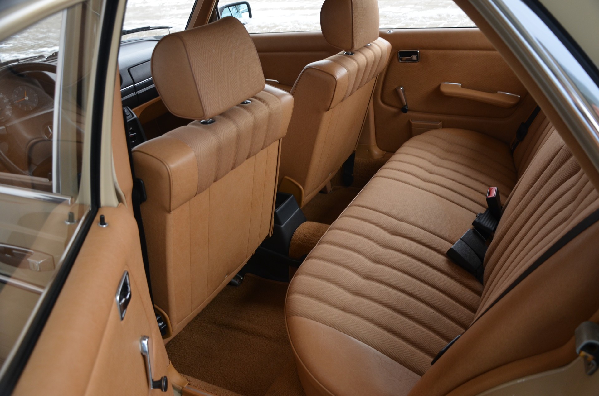 MERCEDES-BENZ 250-image-11