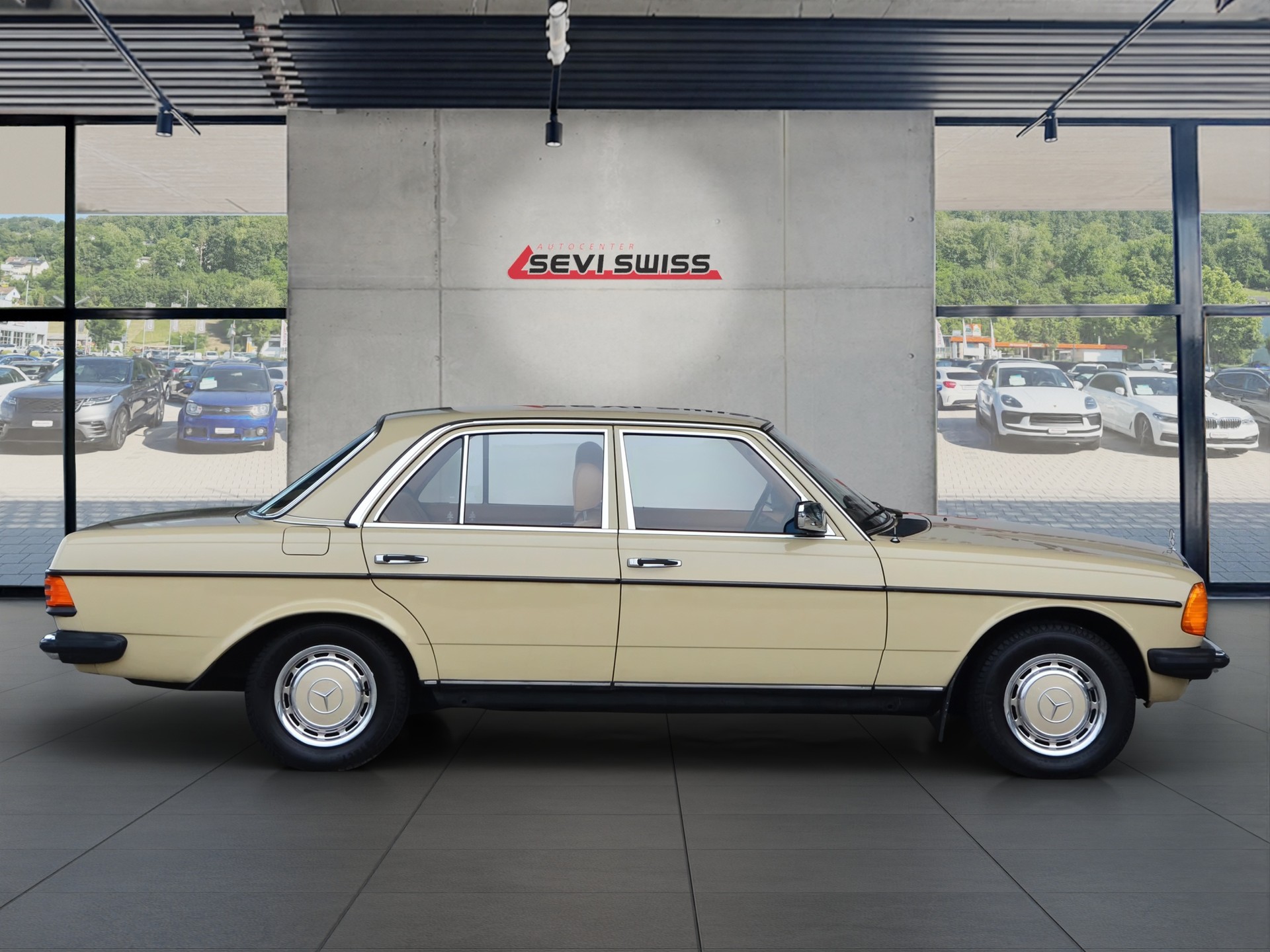 MERCEDES-BENZ 250-showroom-element-1