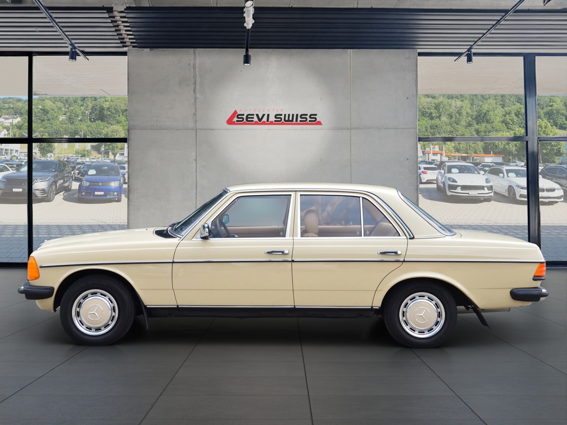 MERCEDES-BENZ 250-showroom-element-3