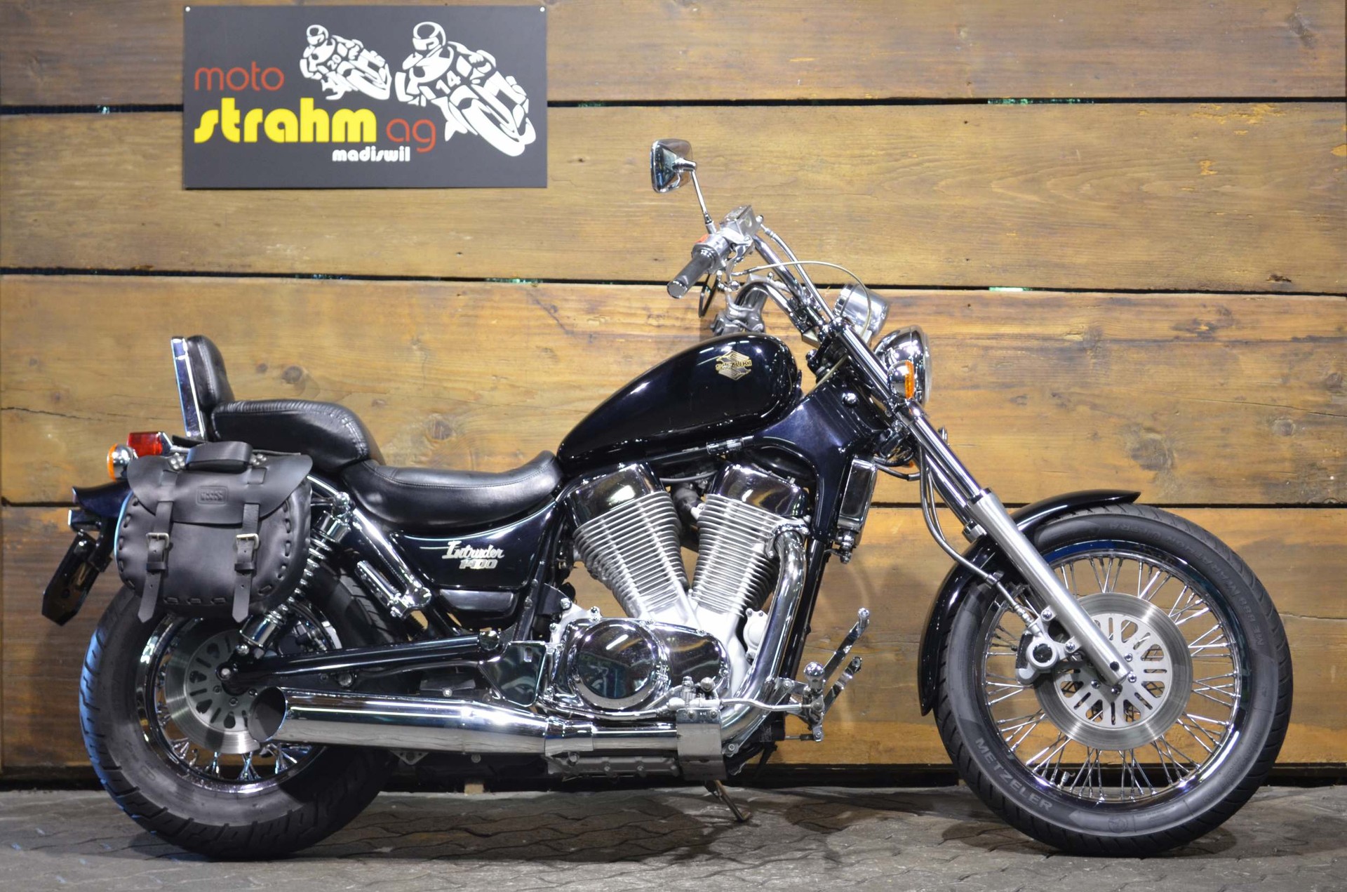 SUZUKI VS 1400 GLP-image-1