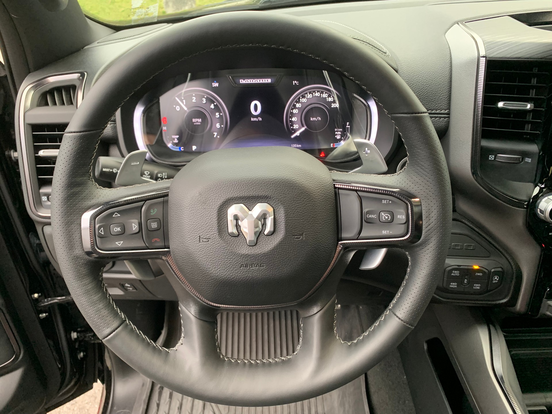 DODGE Ram 1500 Laramie Sport G/T Crew Cab 5.7 V8 E-Torque-image-9