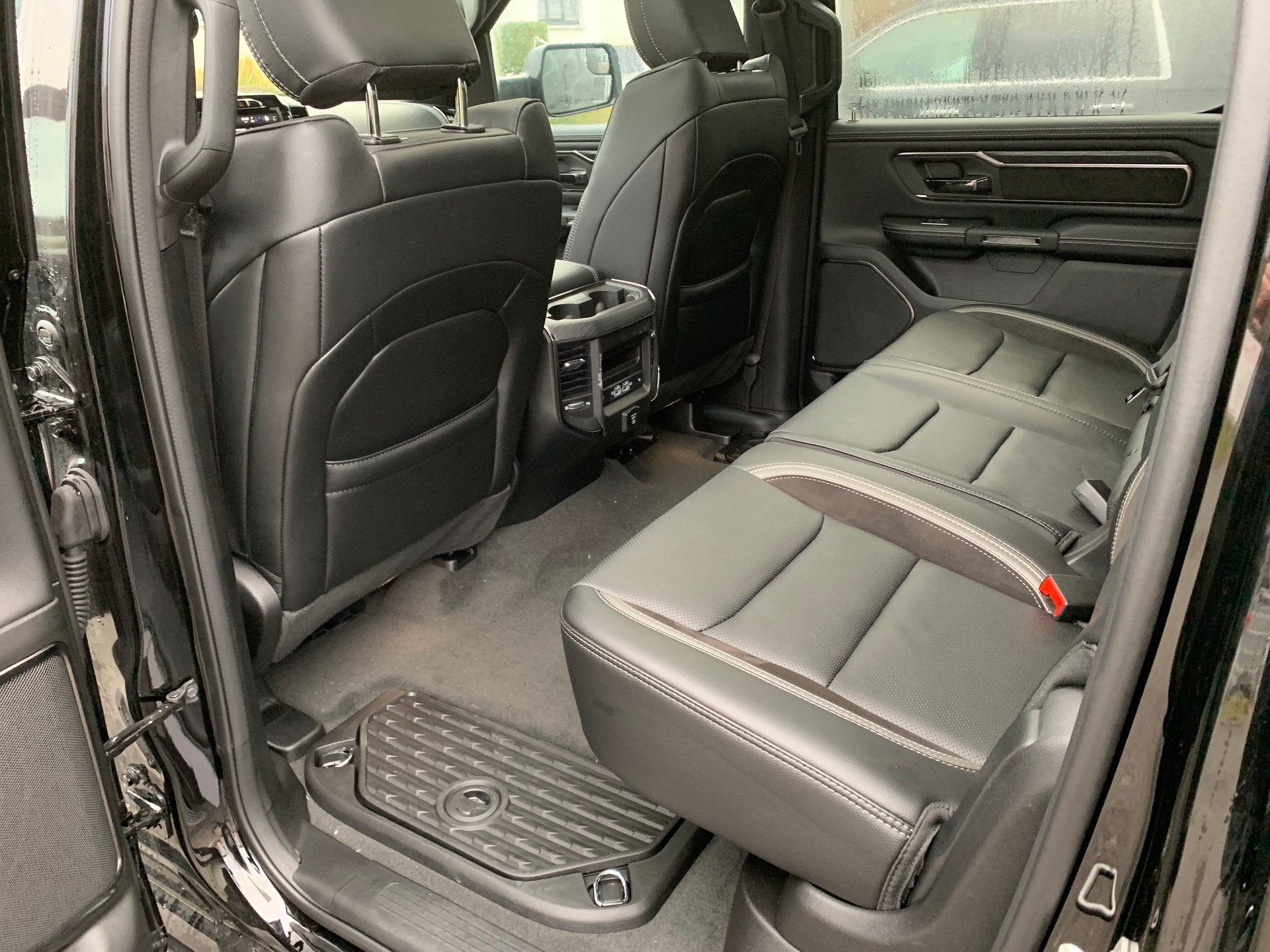 DODGE Ram 1500 Laramie Sport G/T Crew Cab 5.7 V8 E-Torque-image-7
