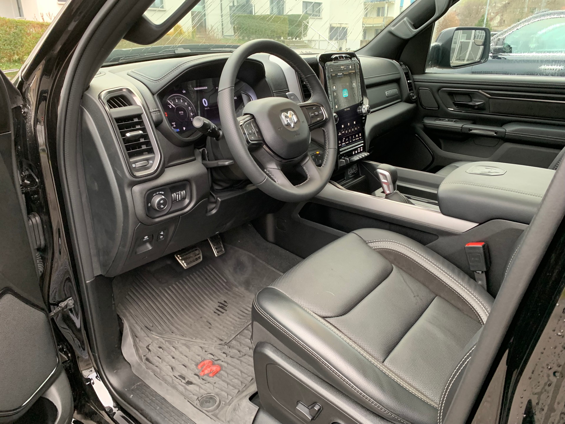 DODGE Ram 1500 Laramie Sport G/T Crew Cab 5.7 V8 E-Torque-image-6