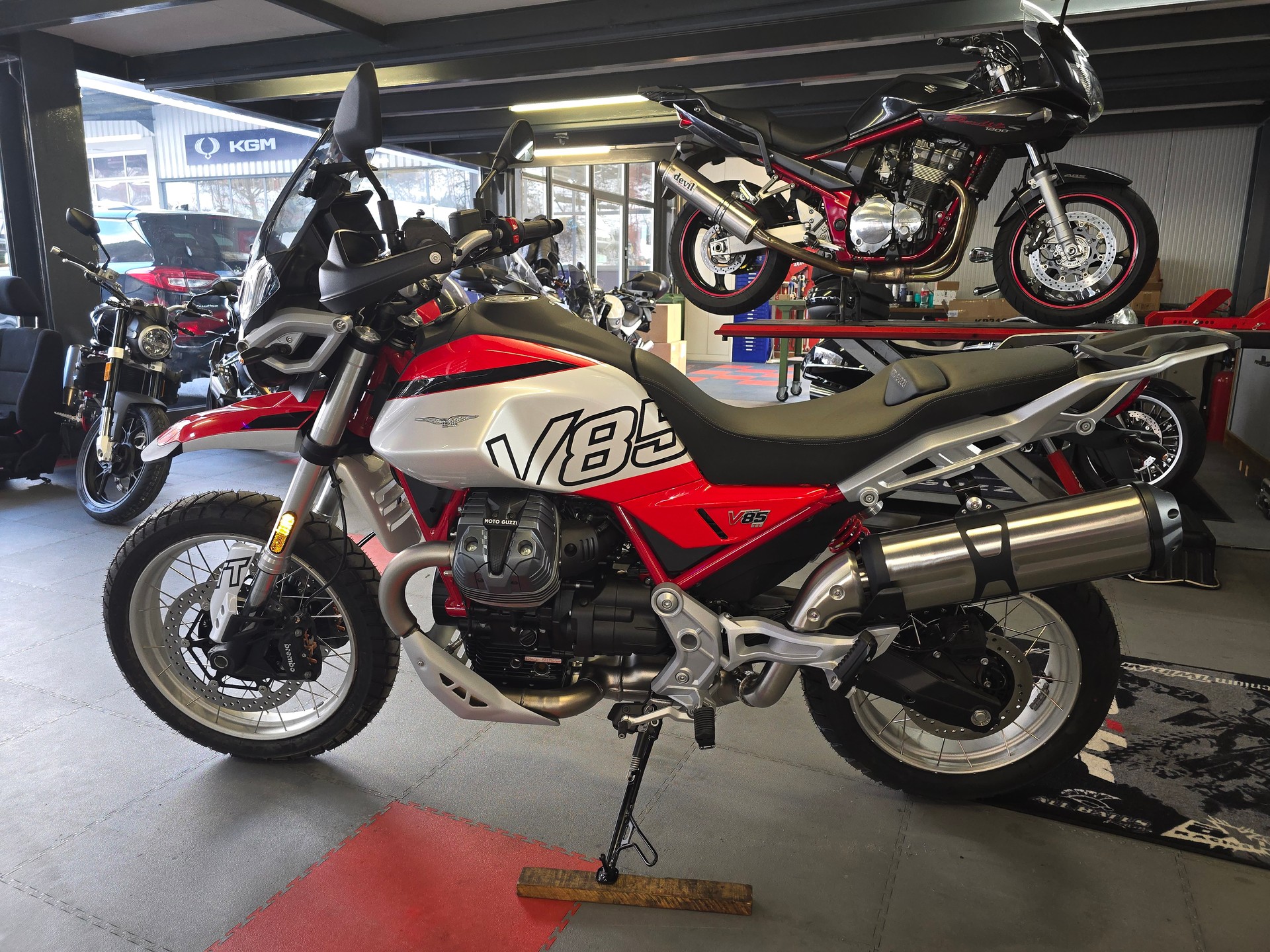 MOTO GUZZI V85 TT EU5+-image-3
