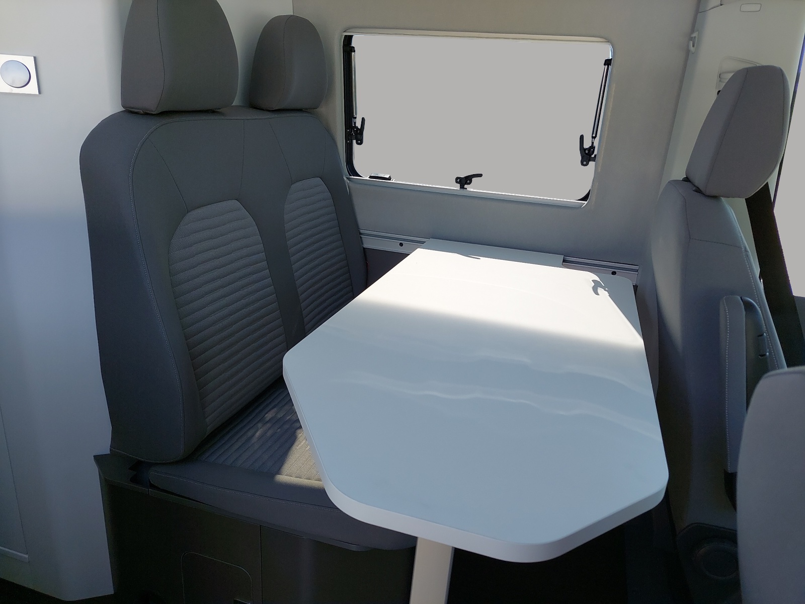 VW Grand California 680 2.0 BI-TDI-image-8