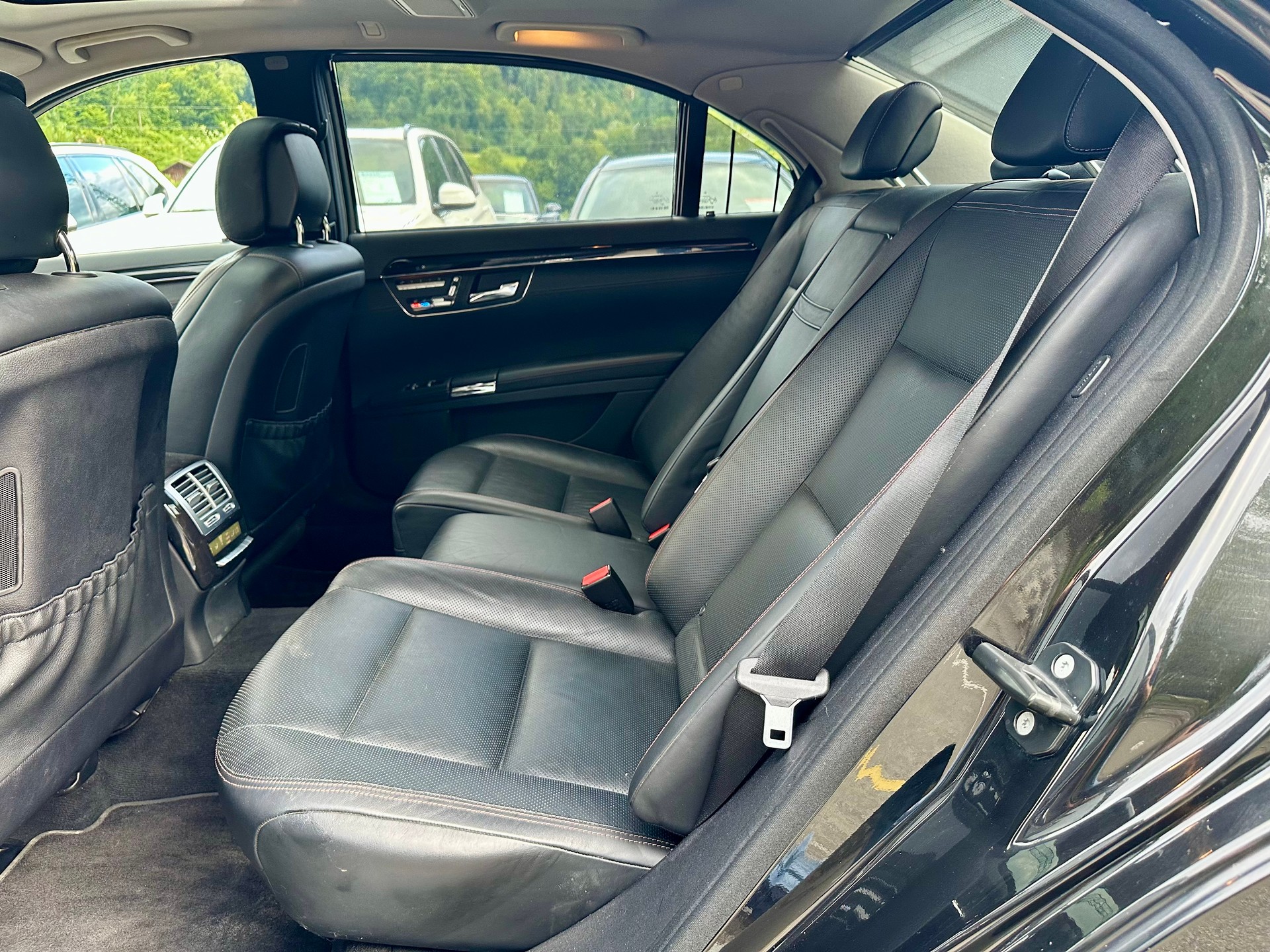 MERCEDES-BENZ S 500 L BlueEfficiency SS 4Matic 7G-Tronic-image-16