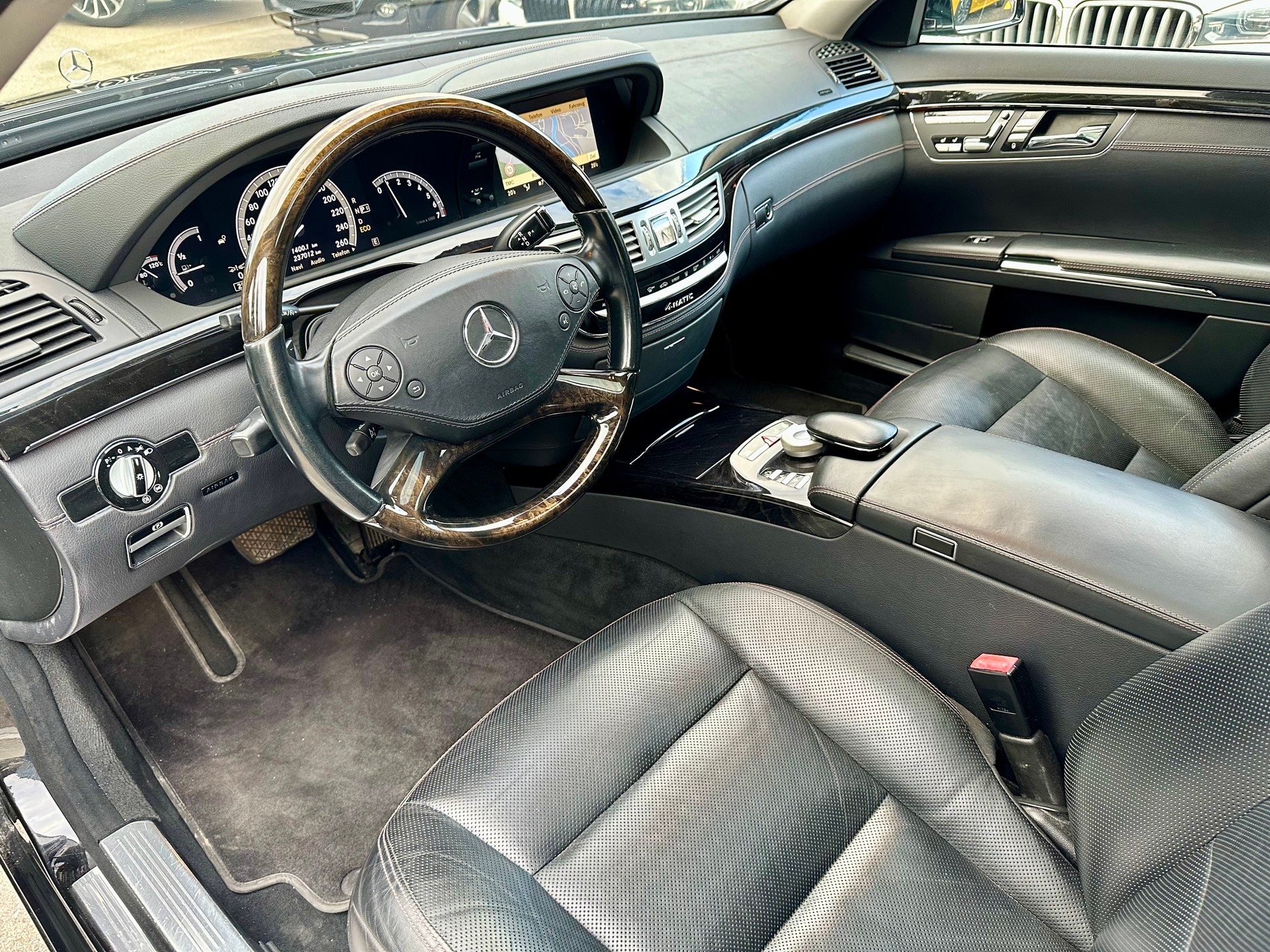 MERCEDES-BENZ S 500 L BlueEfficiency SS 4Matic 7G-Tronic-image-8