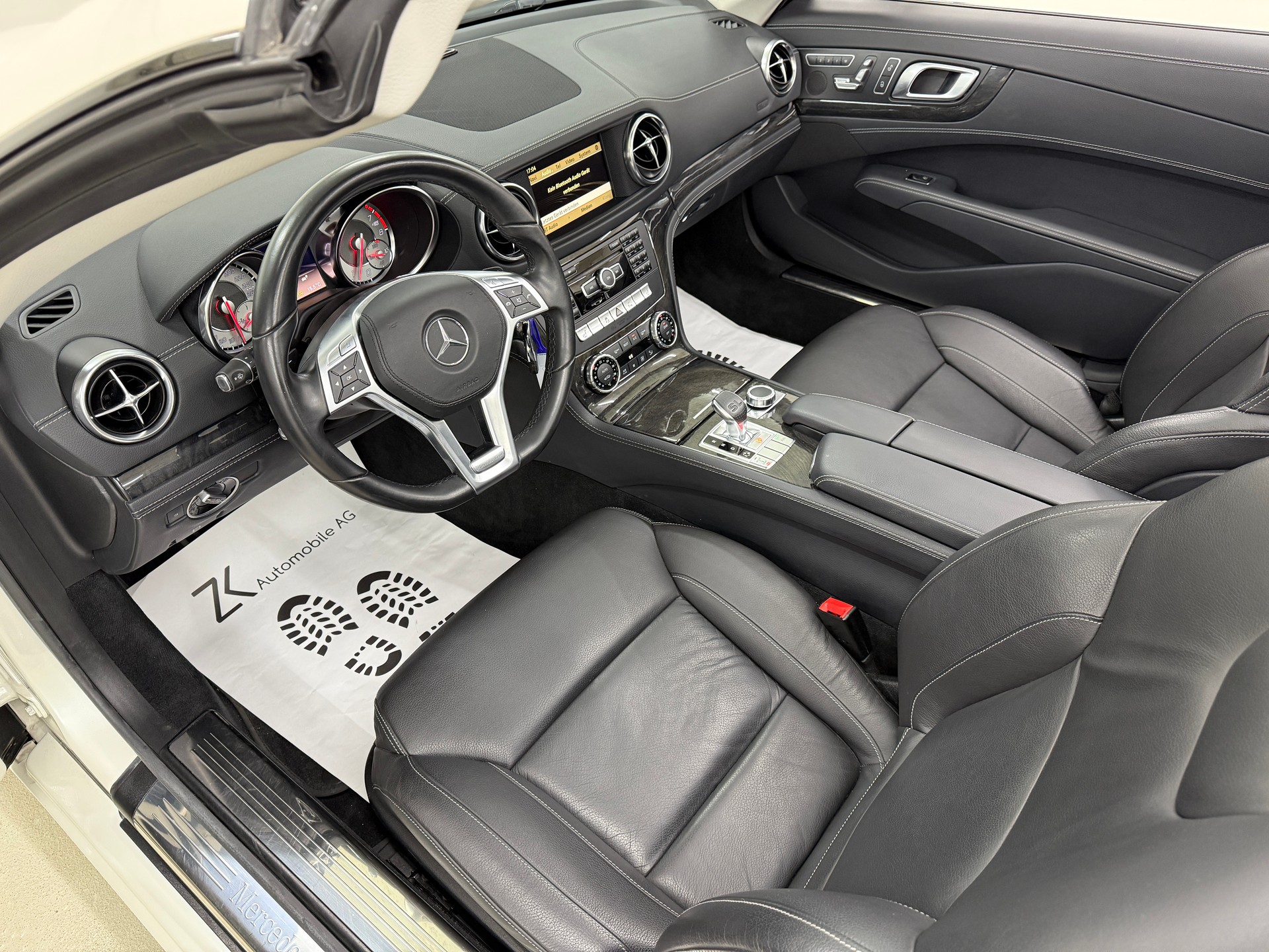 MERCEDES-BENZ SL 350 Roadster 7G-Tronic diamantweiss ★ RF-Kamera ★ Panorama-Variodach getönt ★ Leder ★ Sitzheizung ★-image-6